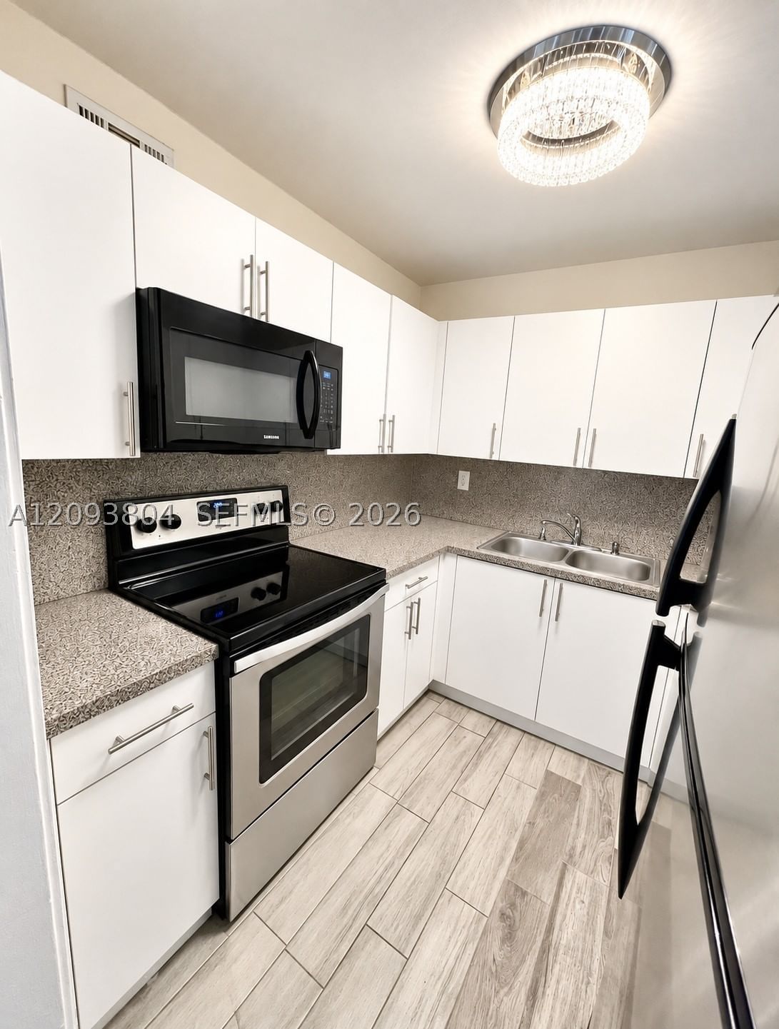 Real estate property located at 1885 56th St #110, Miami-dade, Cambridge Condo, Hialeah, FL