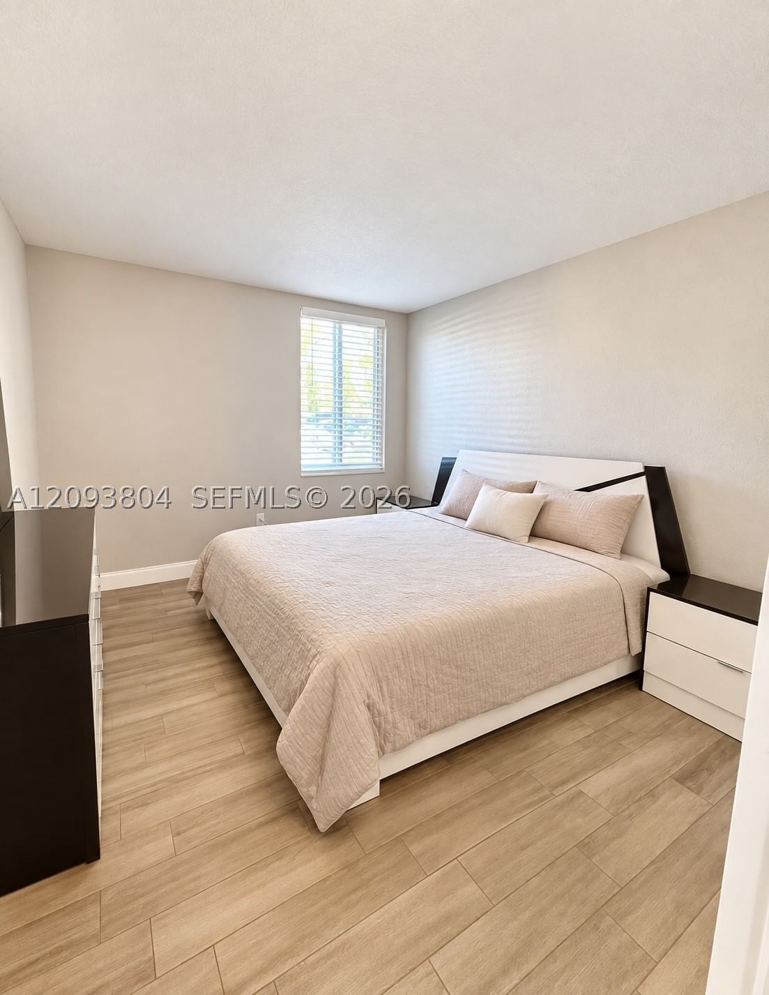 Real estate property located at 1885 56th St #110, Miami-dade, Cambridge Condo, Hialeah, FL