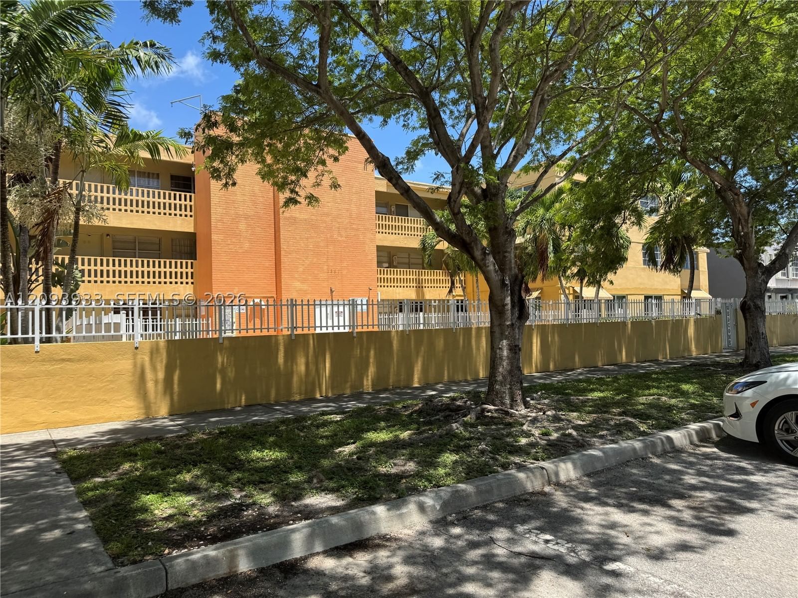 Real estate property located at 1851 168th St A2, Miami-dade, The Palms 51 Condo, North Miami Beach, FL
