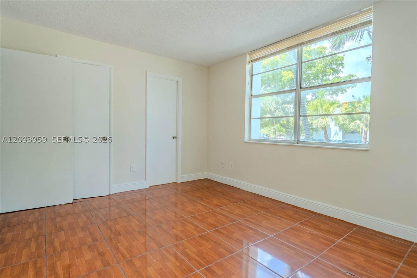Real estate property located at 482 165th St Rd A-201, Miami-dade, Montecarlo Condo, Miami, FL