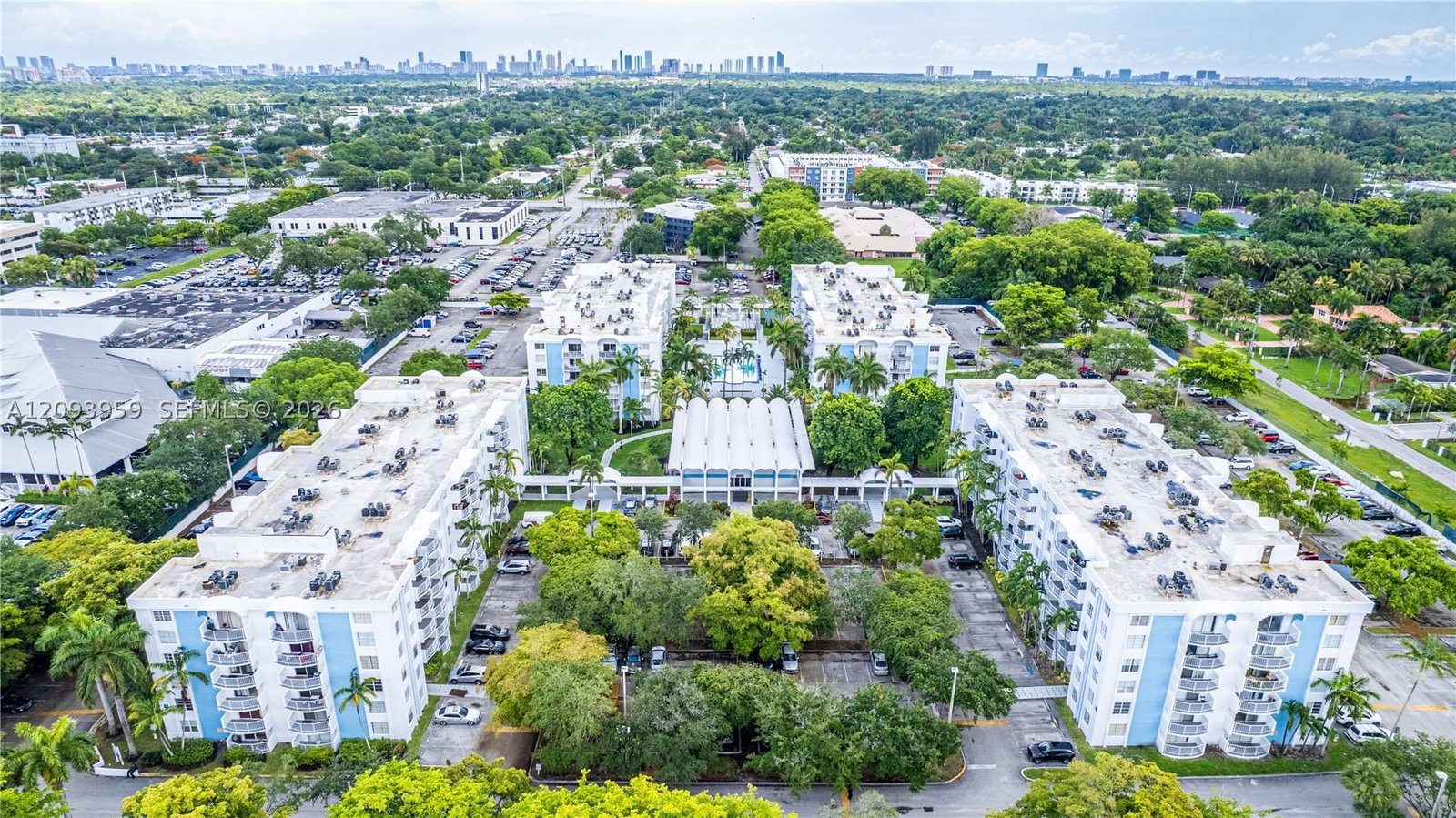 Real estate property located at 482 165th St Rd A-201, Miami-dade, Montecarlo Condo, Miami, FL