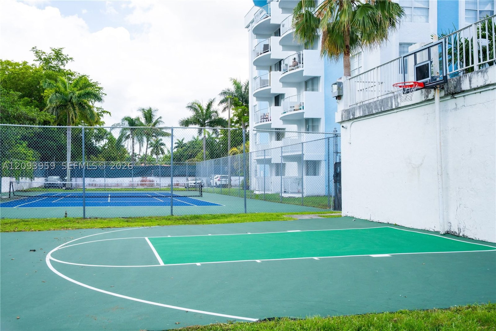 Real estate property located at 482 165th St Rd A-201, Miami-dade, Montecarlo Condo, Miami, FL