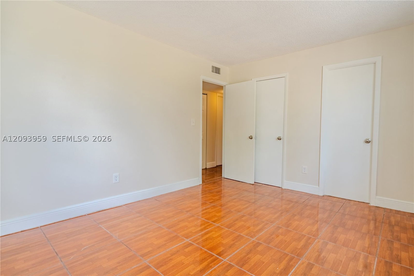 Real estate property located at 482 165th St Rd A-201, Miami-dade, Montecarlo Condo, Miami, FL
