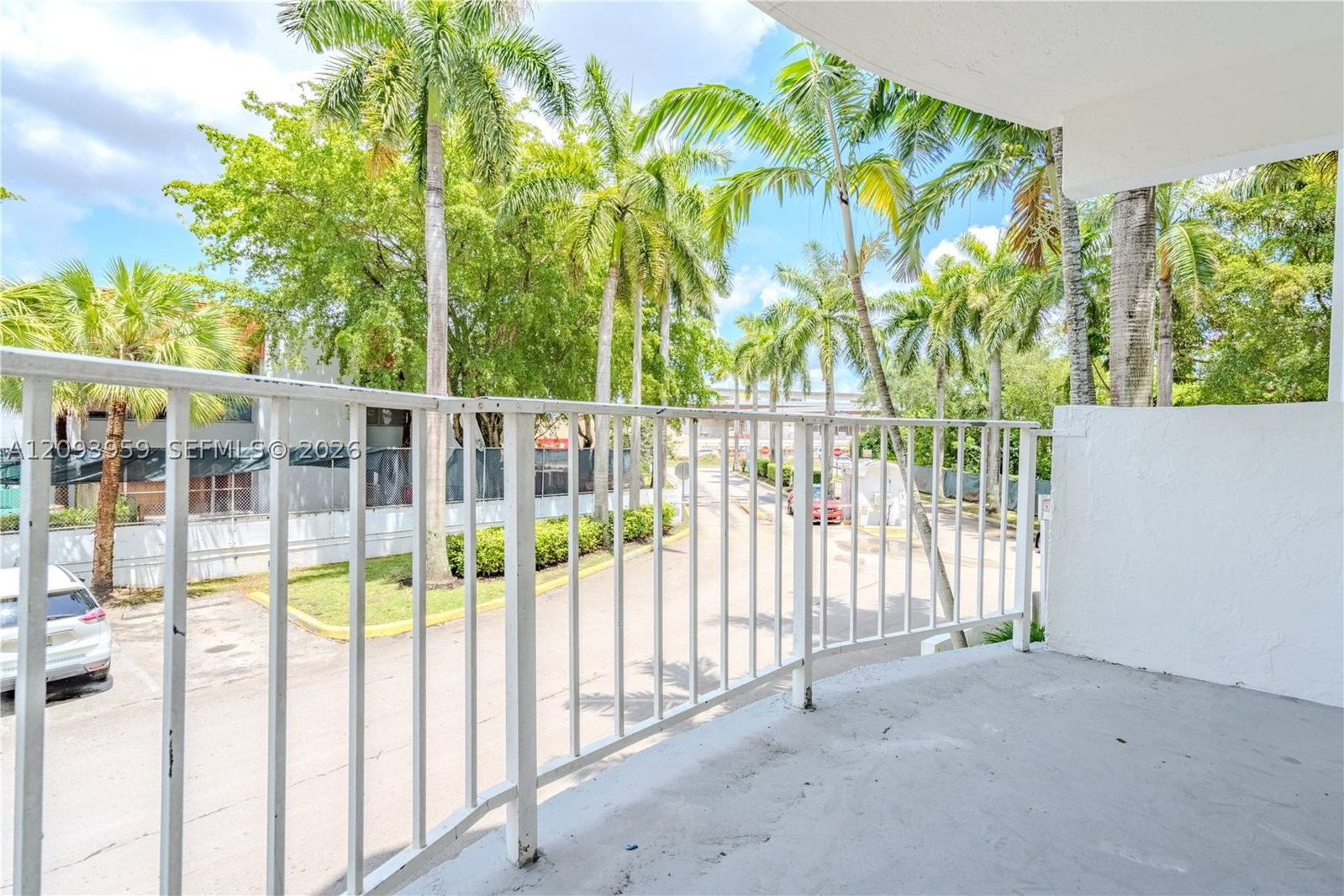 Real estate property located at 482 165th St Rd A-201, Miami-dade, Montecarlo Condo, Miami, FL