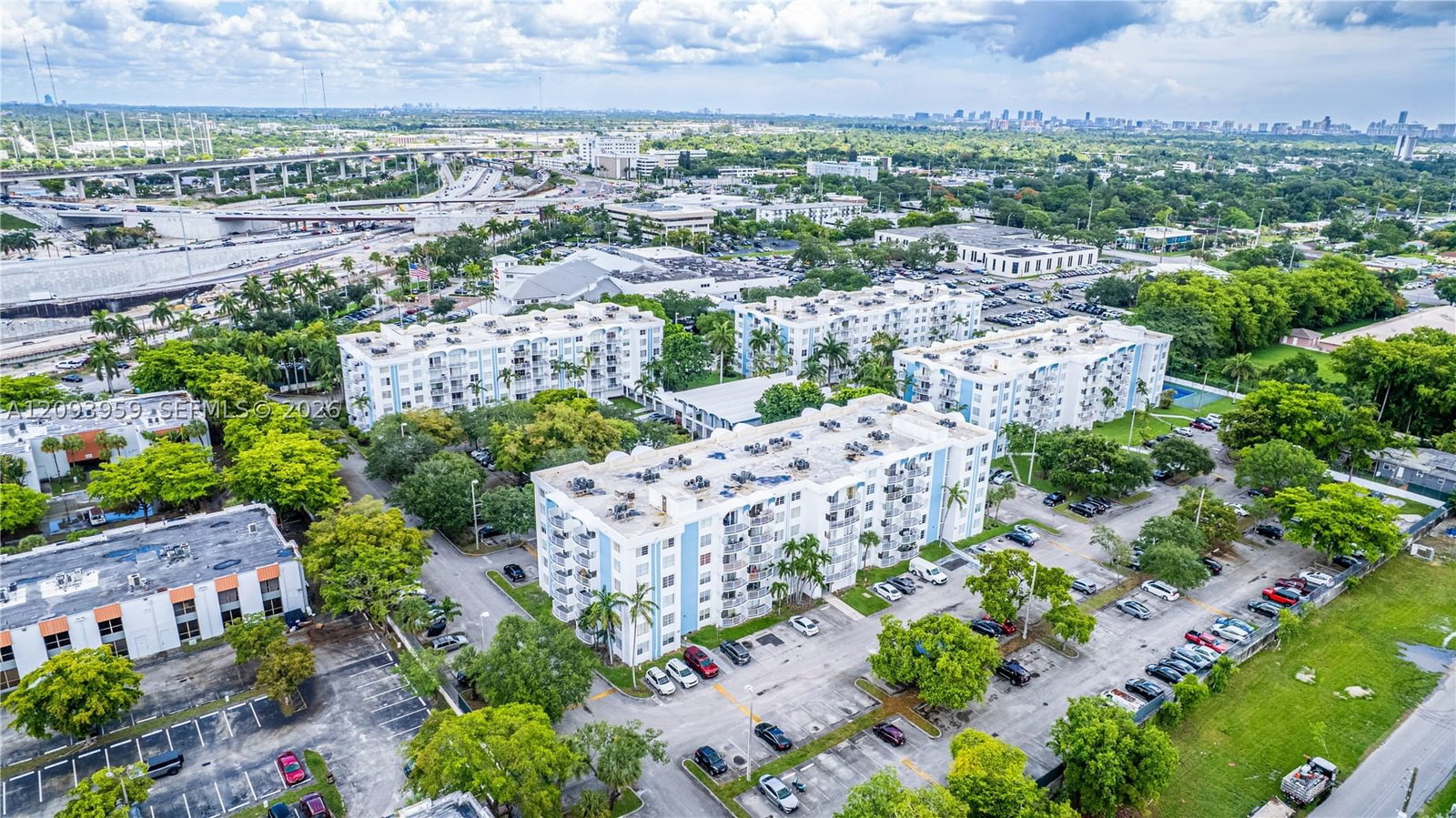 Real estate property located at 482 165th St Rd A-201, Miami-dade, Montecarlo Condo, Miami, FL