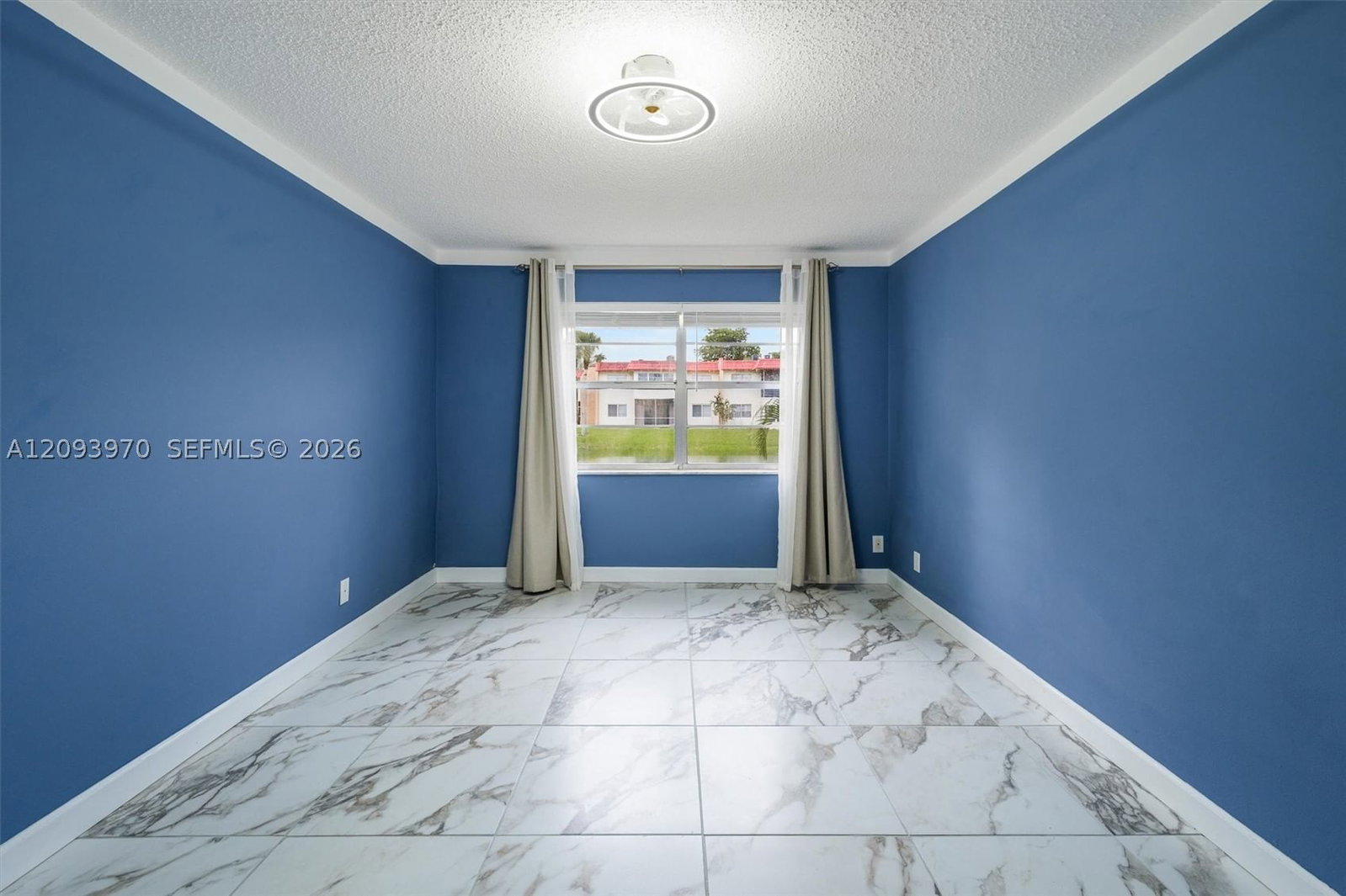 Real estate property located at 236 Lake Dora Dr #236, Palm Beach, Golden Lakes Village Cond, West Palm Beach, FL