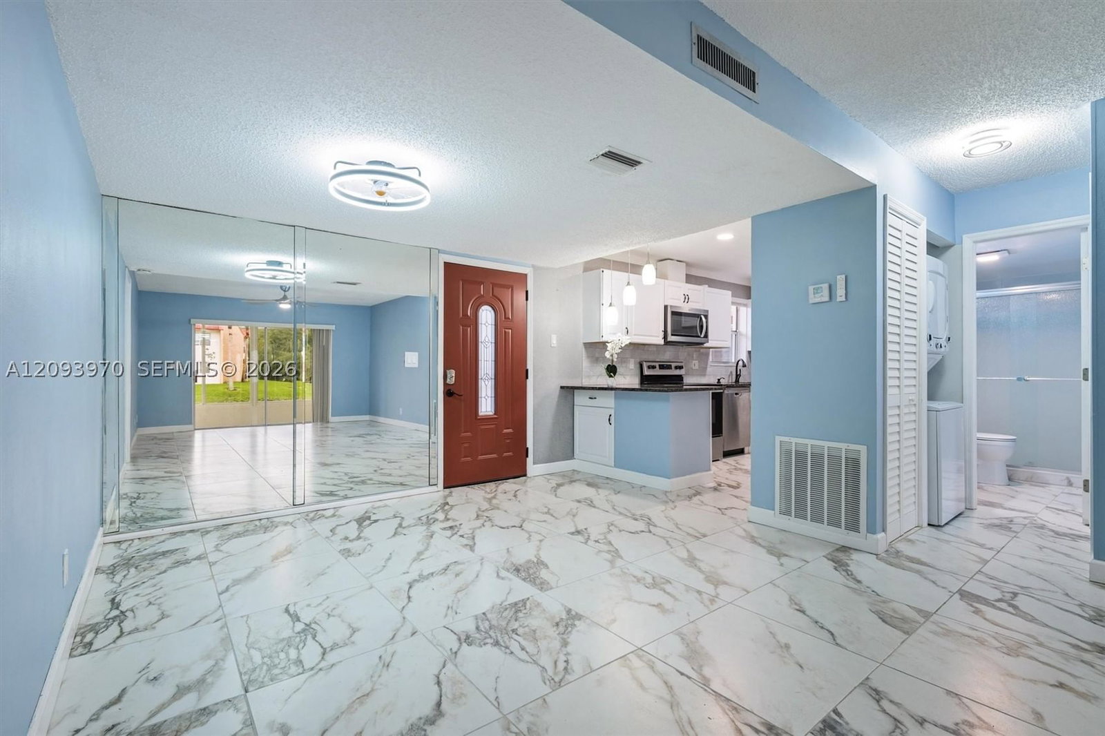 Real estate property located at 236 Lake Dora Dr #236, Palm Beach, Golden Lakes Village Cond, West Palm Beach, FL