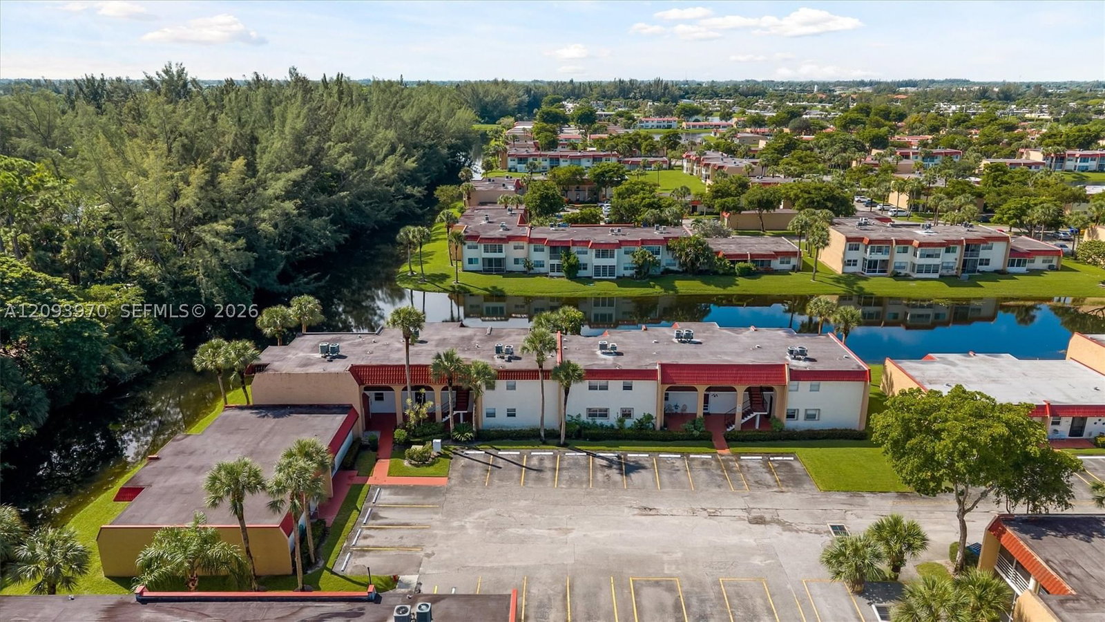 Real estate property located at 236 Lake Dora Dr #236, Palm Beach, Golden Lakes Village Cond, West Palm Beach, FL