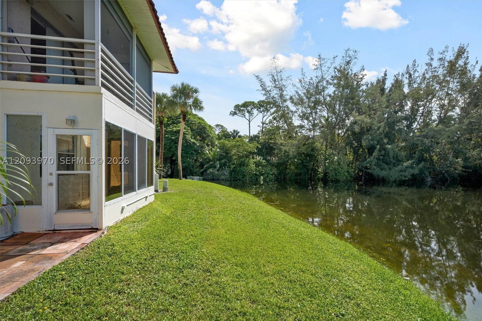 Real estate property located at 236 Lake Dora Dr #236, Palm Beach, Golden Lakes Village Cond, West Palm Beach, FL