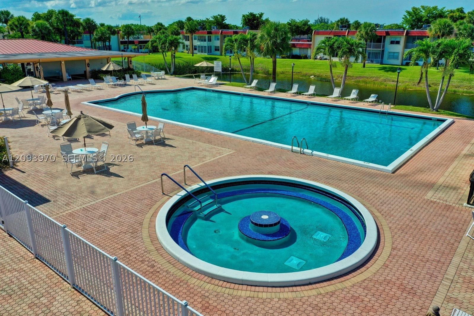 Real estate property located at 236 Lake Dora Dr #236, Palm Beach, Golden Lakes Village Cond, West Palm Beach, FL