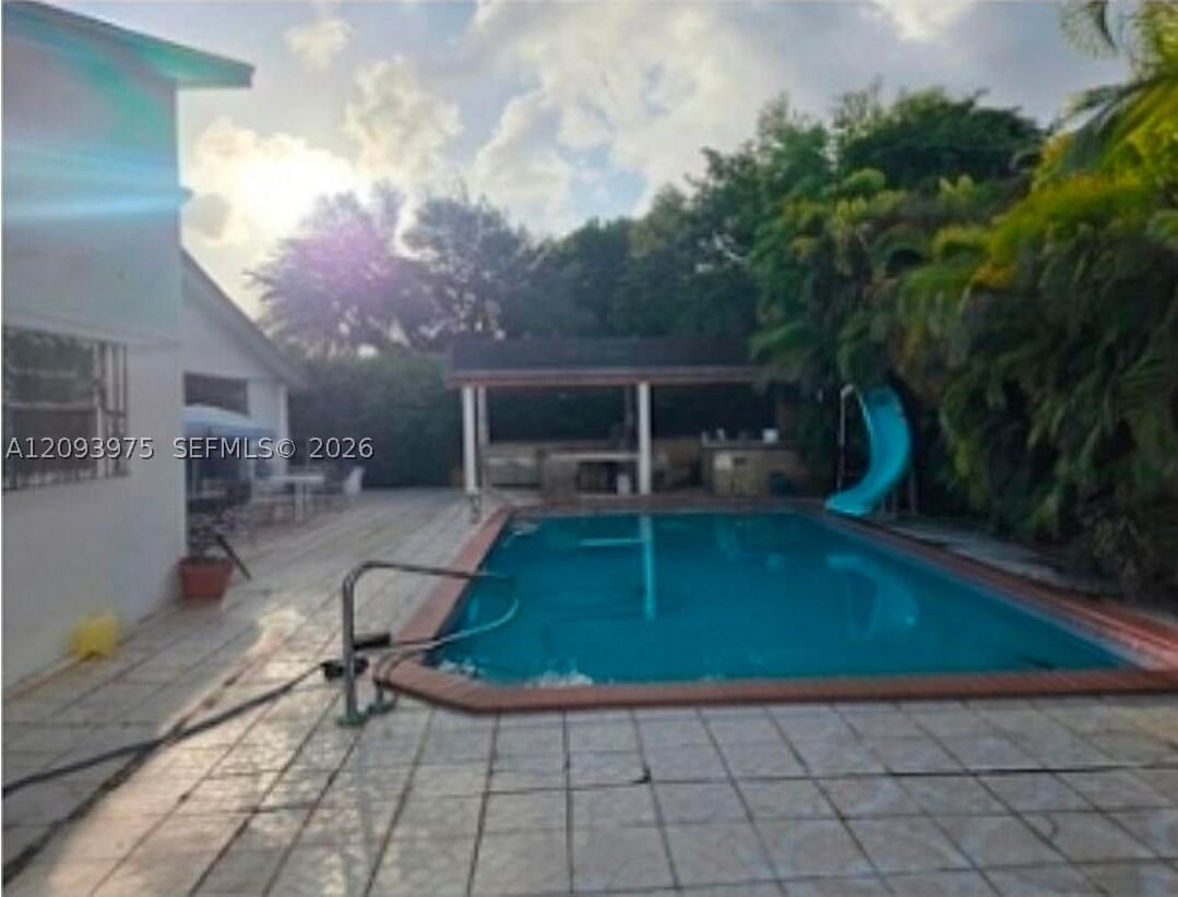 Real estate property located at 3950 4th St, Miami-dade, Le Jeune Terrace, Miami, FL