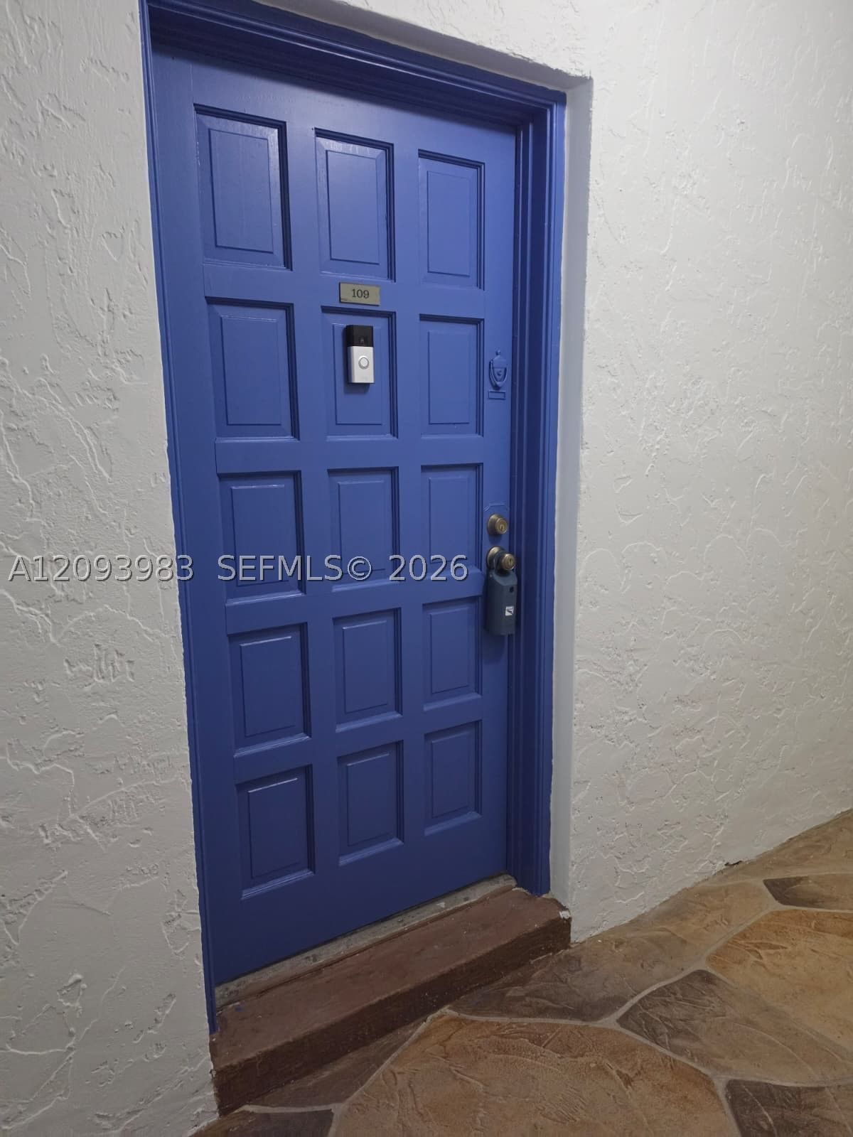 Real estate property located at 5961 Falls Cir Dr #109, Broward, The Falls Of Inverrary, Lauderhill, FL