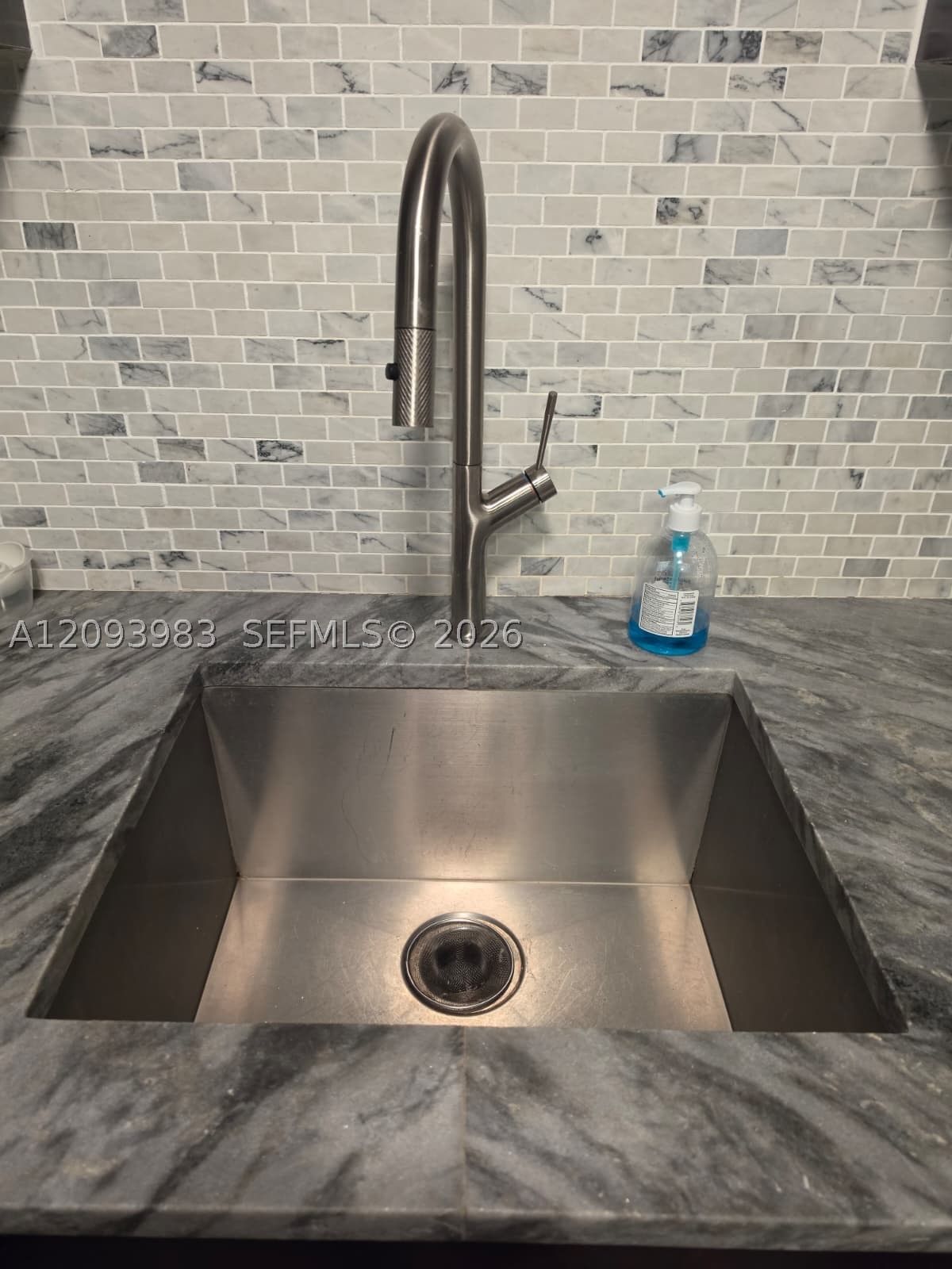 Real estate property located at 5961 Falls Cir Dr #109, Broward, The Falls Of Inverrary, Lauderhill, FL