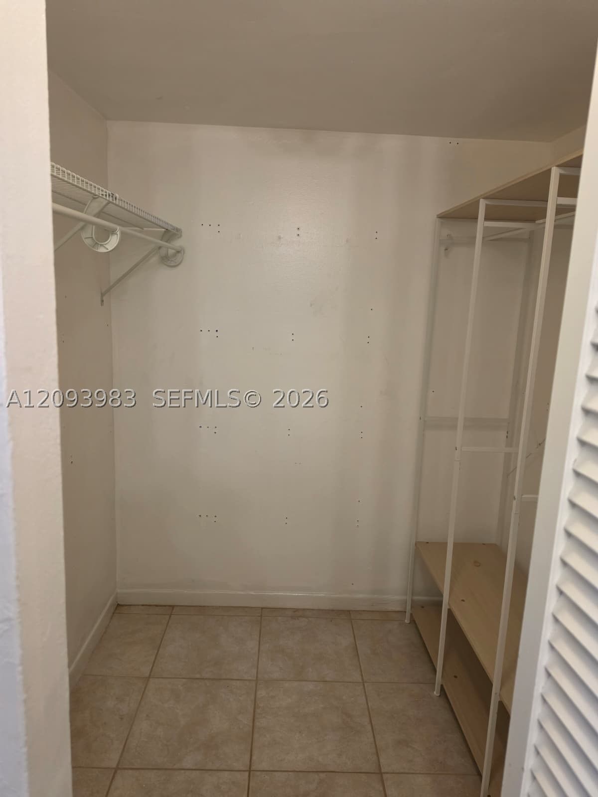 Real estate property located at 5961 Falls Cir Dr #109, Broward, The Falls Of Inverrary, Lauderhill, FL