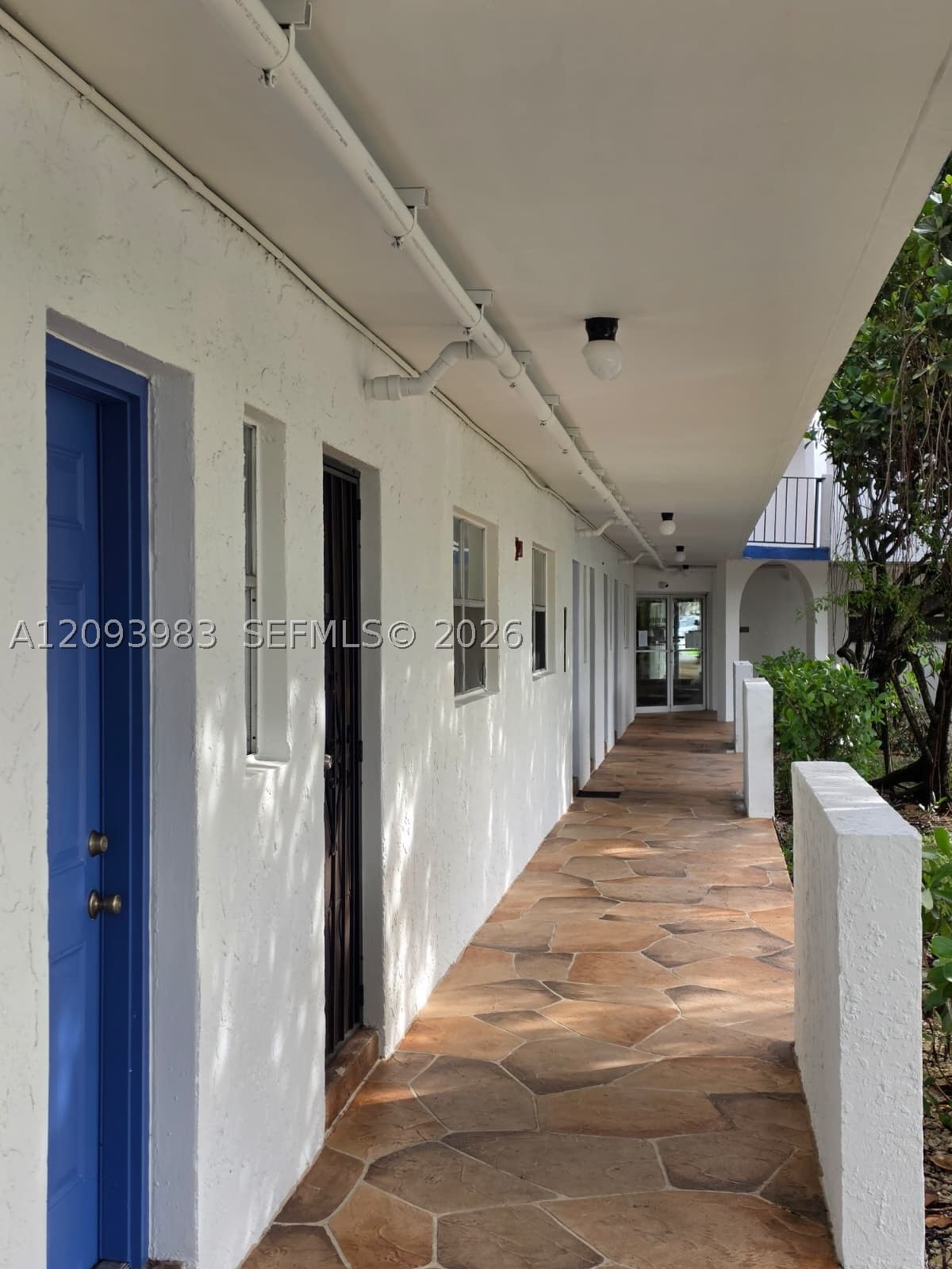 Real estate property located at 5961 Falls Cir Dr #109, Broward, The Falls Of Inverrary, Lauderhill, FL