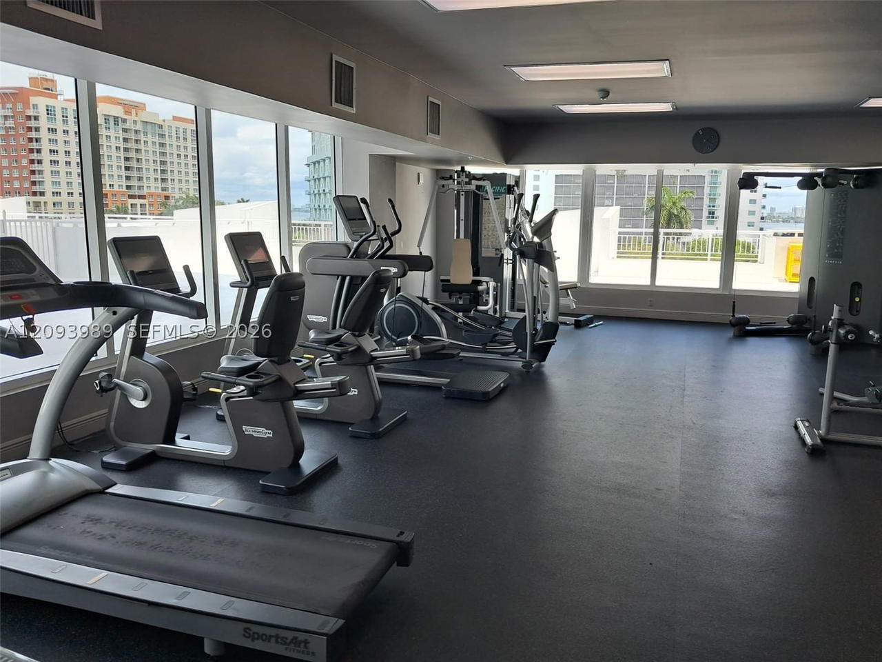 Real estate property located at 275 18th St #1409, Miami-dade, 1800 Biscayne Plaza Condo, Miami, FL