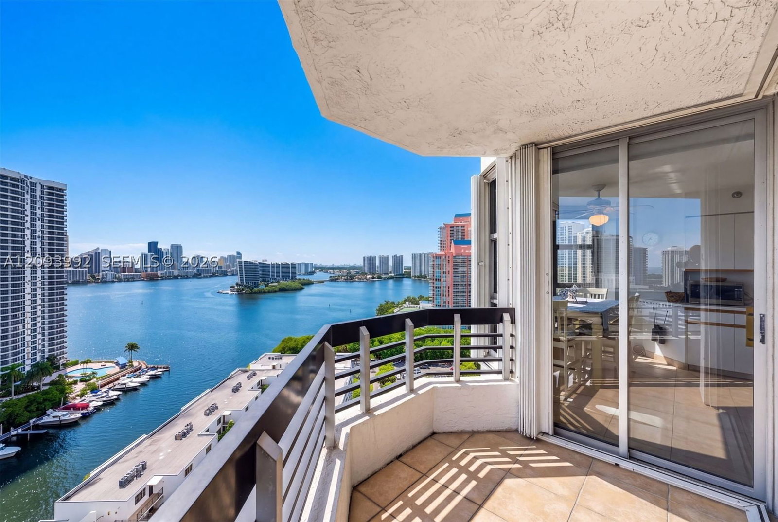 Real estate property located at 3400 192nd St #2012, Miami-dade, Mystic Pointe Tower 600 C, Aventura, FL