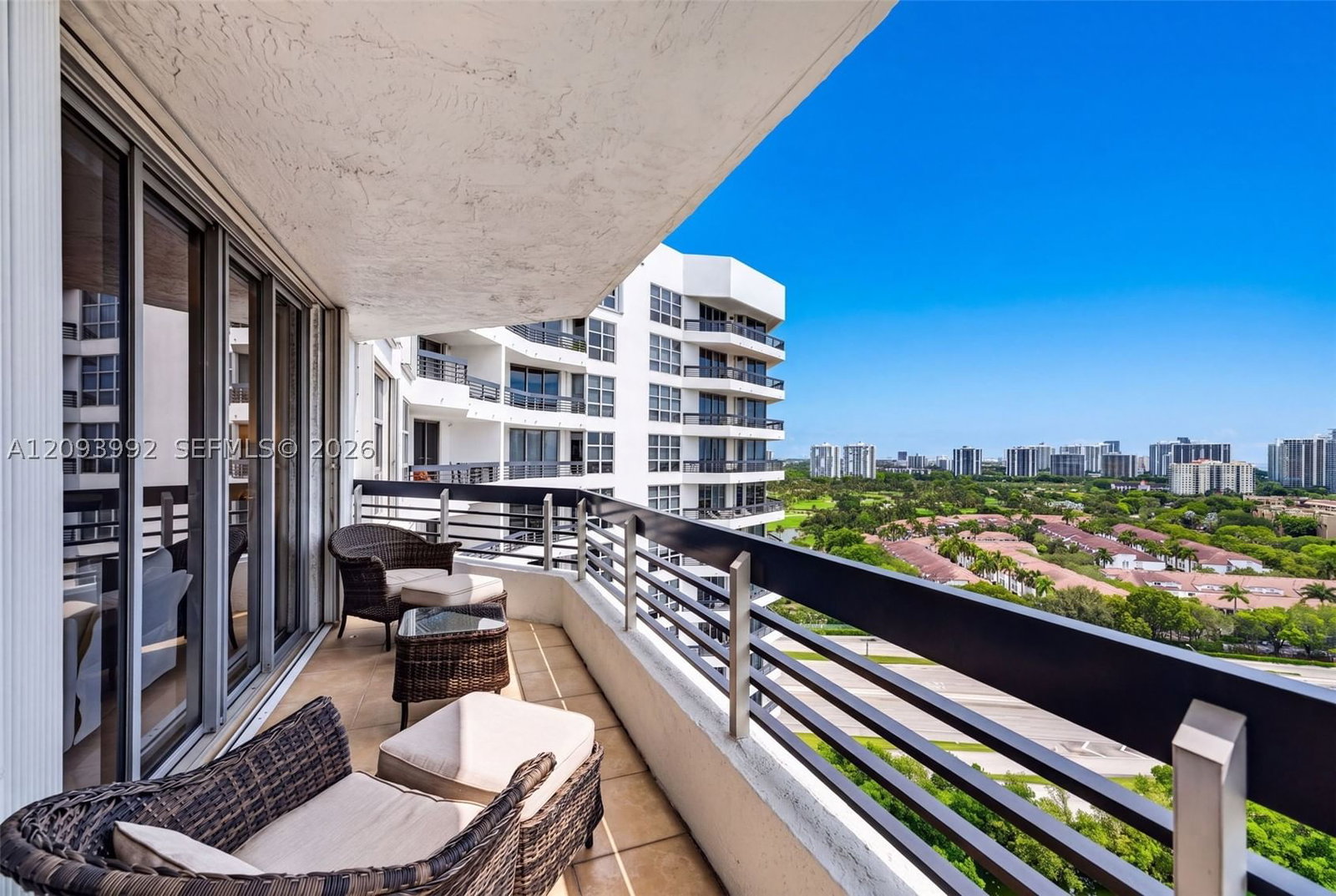 Real estate property located at 3400 192nd St #2012, Miami-dade, Mystic Pointe Tower 600 C, Aventura, FL