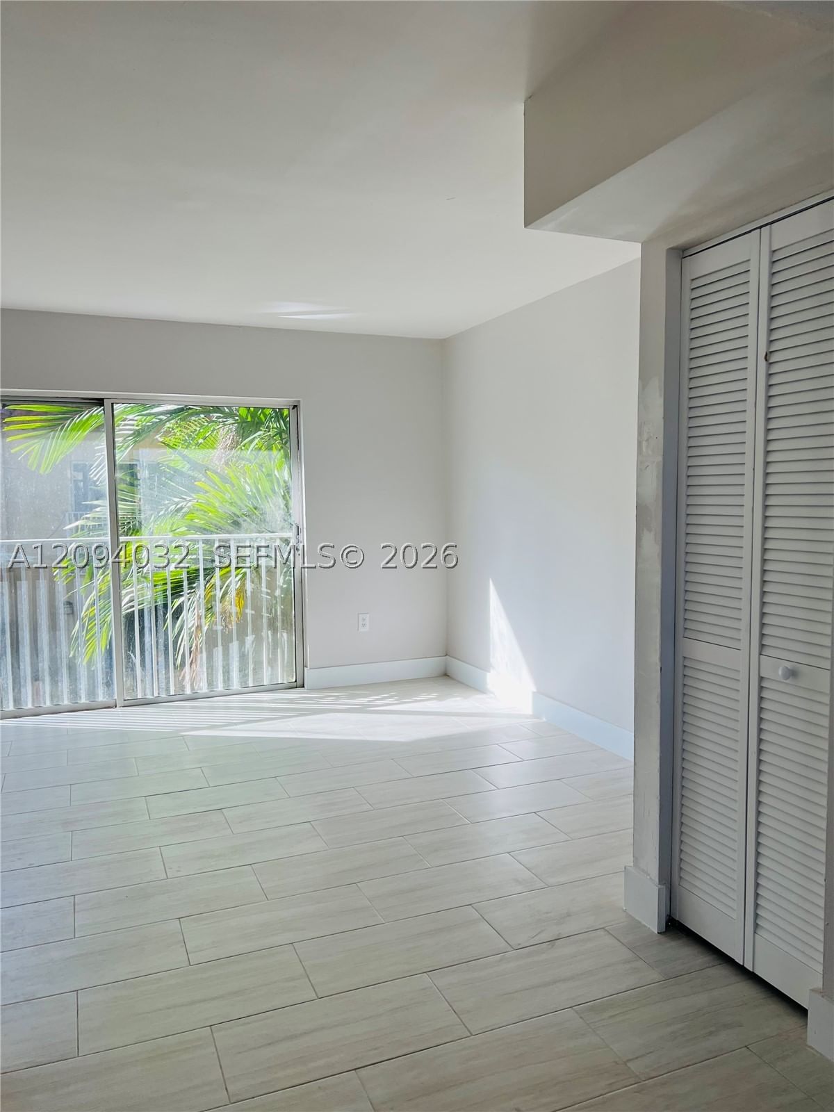 Real estate property located at 380 85th Pl #1406, Miami-dade, The Riviera At Coral Lake, Miami, FL