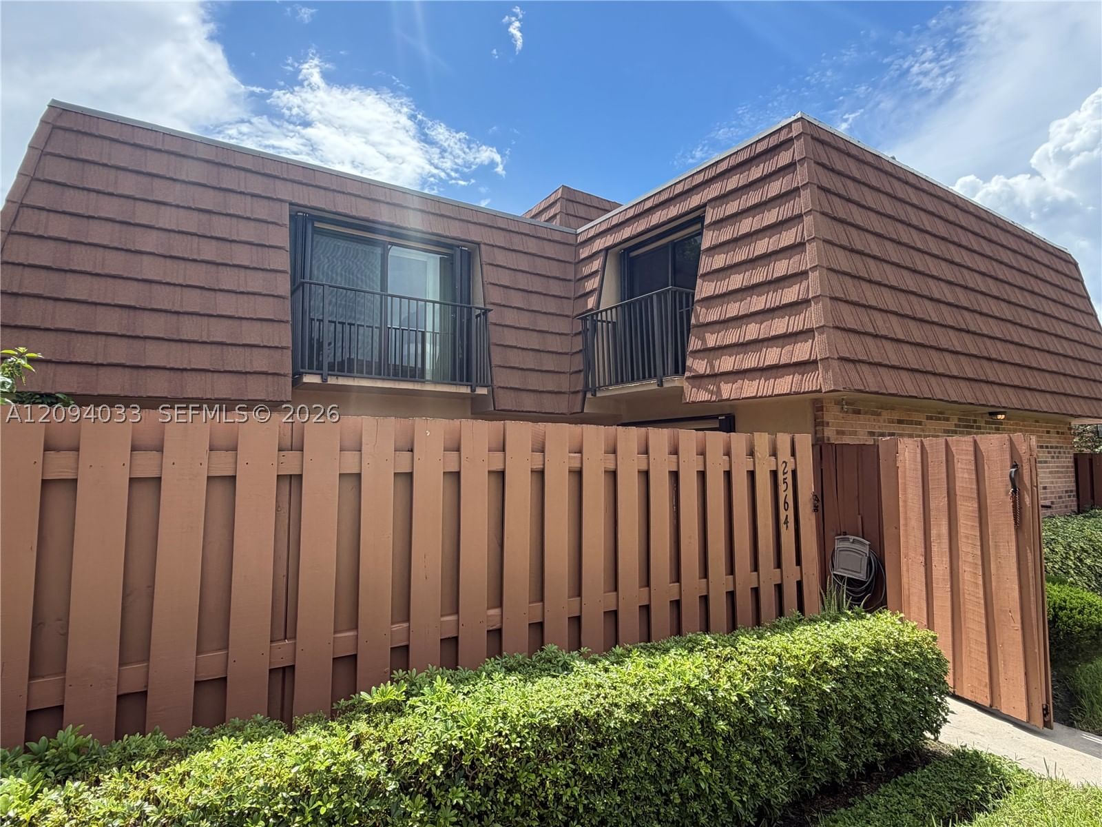 Real estate property located at 2564 Lakeview Ct, Broward, Rock Creek Phase Two, Cooper City, FL