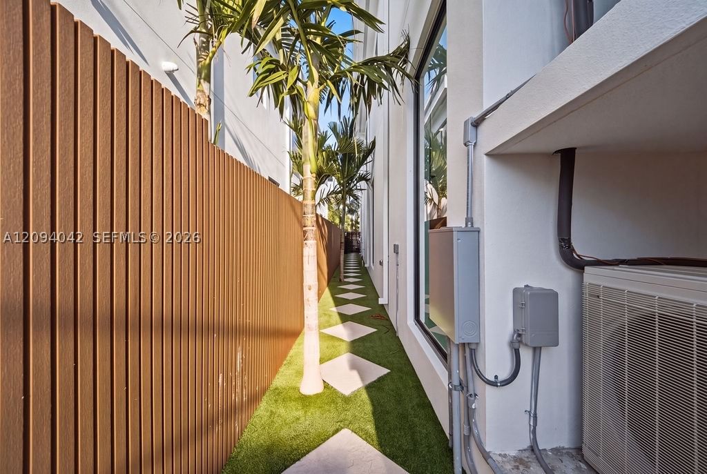 Real estate property located at 1332 16th Ter, Broward, Progresso, Fort Lauderdale, FL
