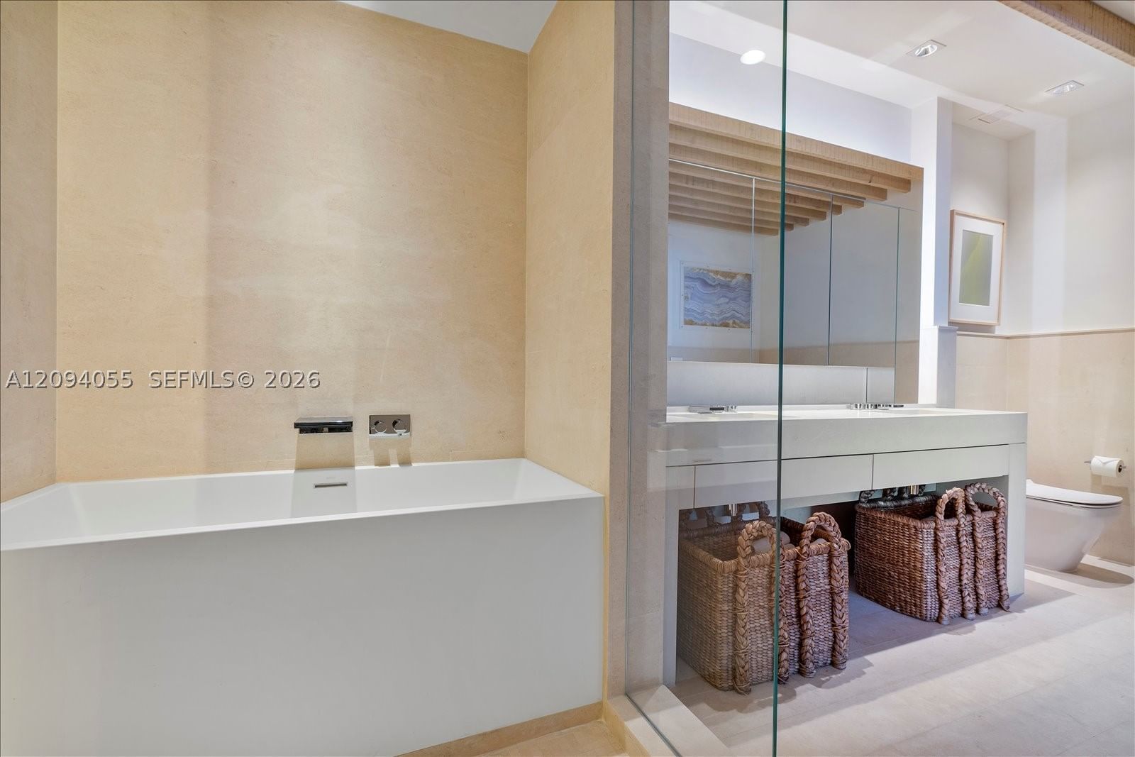 Real estate property located at 102 24th St PH-1607, Miami-dade, 2399 Collins Avenue, Miami Beach, FL