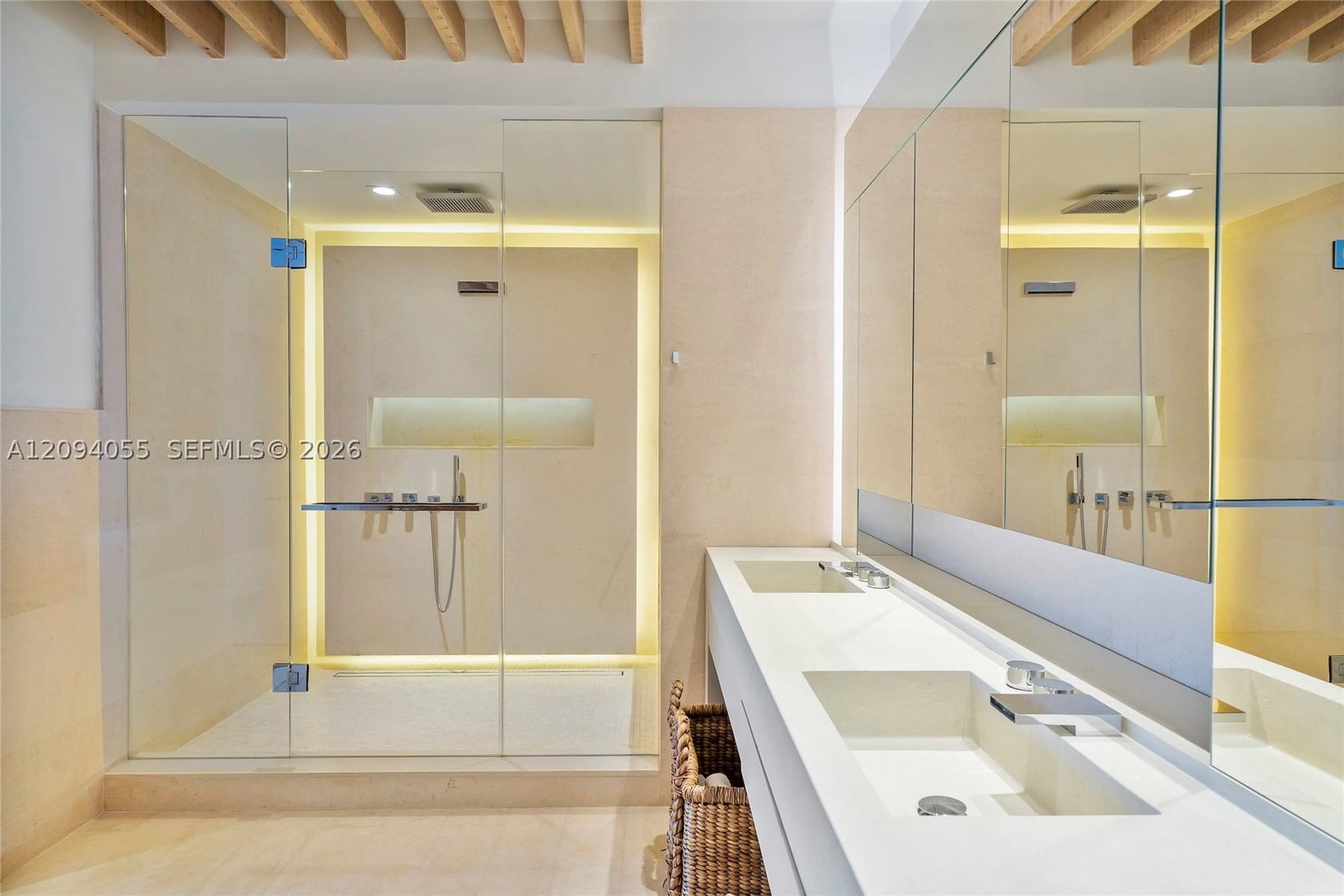 Real estate property located at 102 24th St PH-1607, Miami-dade, 2399 Collins Avenue, Miami Beach, FL