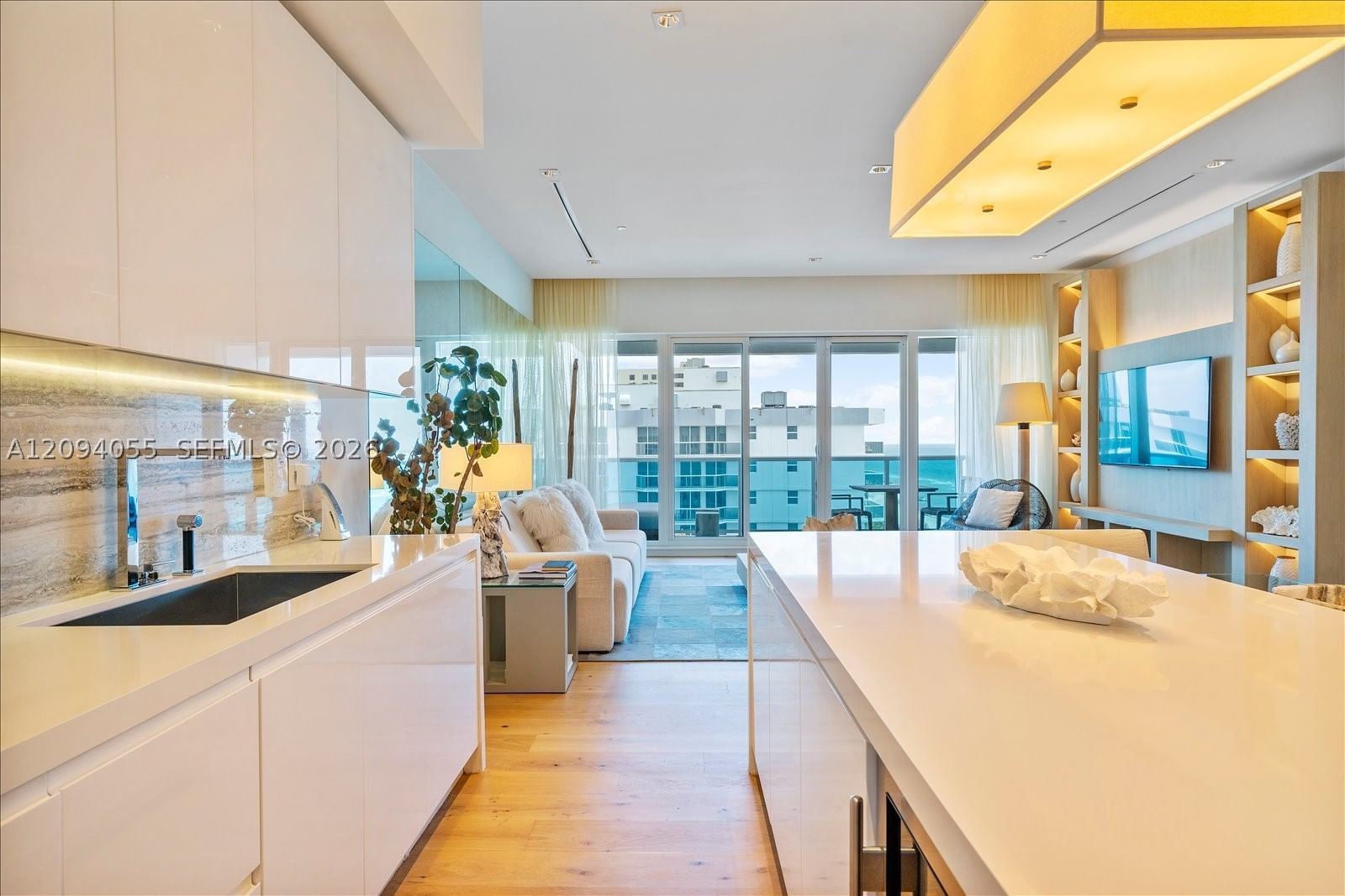 Real estate property located at 102 24th St PH-1607, Miami-dade, 2399 Collins Avenue, Miami Beach, FL