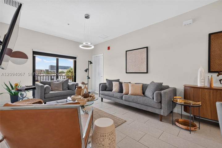 Real estate property located at 8167 41st St E-208, Miami-dade, Downtown Doral South Phas, Doral, FL