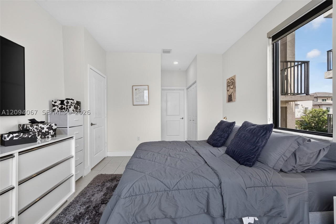 Real estate property located at 8167 41st St E-208, Miami-dade, Downtown Doral South Phas, Doral, FL