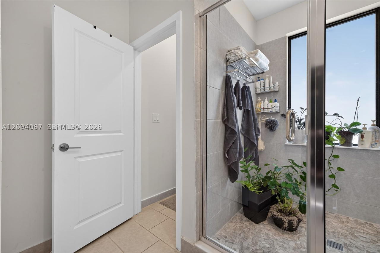 Real estate property located at 8167 41st St E-208, Miami-dade, Downtown Doral South Phas, Doral, FL