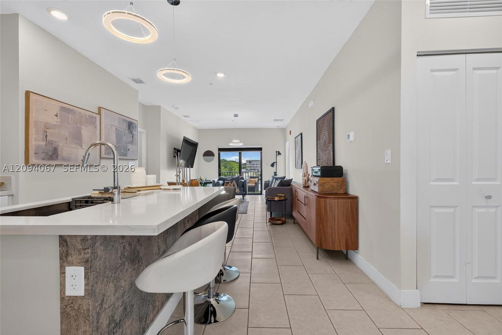 Real estate property located at 8167 41st St E-208, Miami-dade, Downtown Doral South Phas, Doral, FL