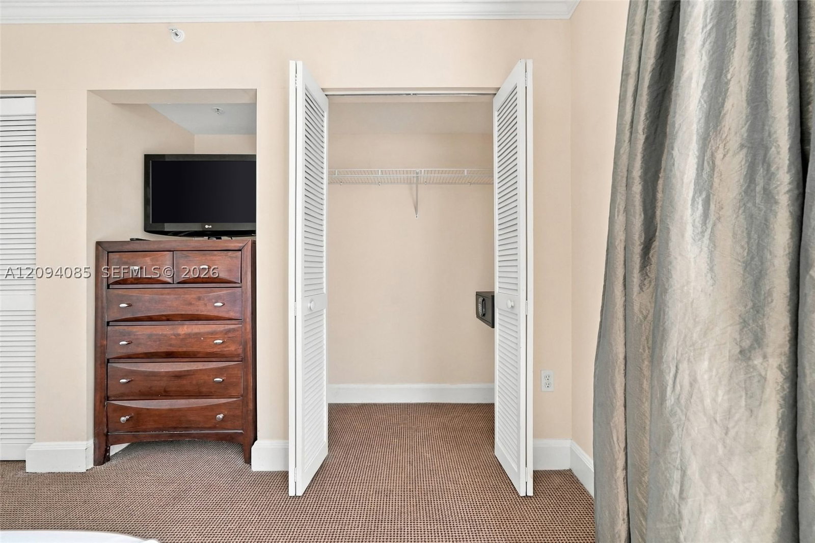Real estate property located at 2951 Bayshore Dr #512, Miami-dade, The Mutiny Condo, Miami, FL