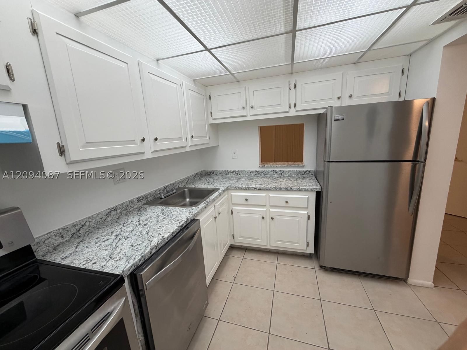 Real estate property located at 7825 Fairview Dr #202, Broward, Versailles Gardens Condo, Tamarac, FL
