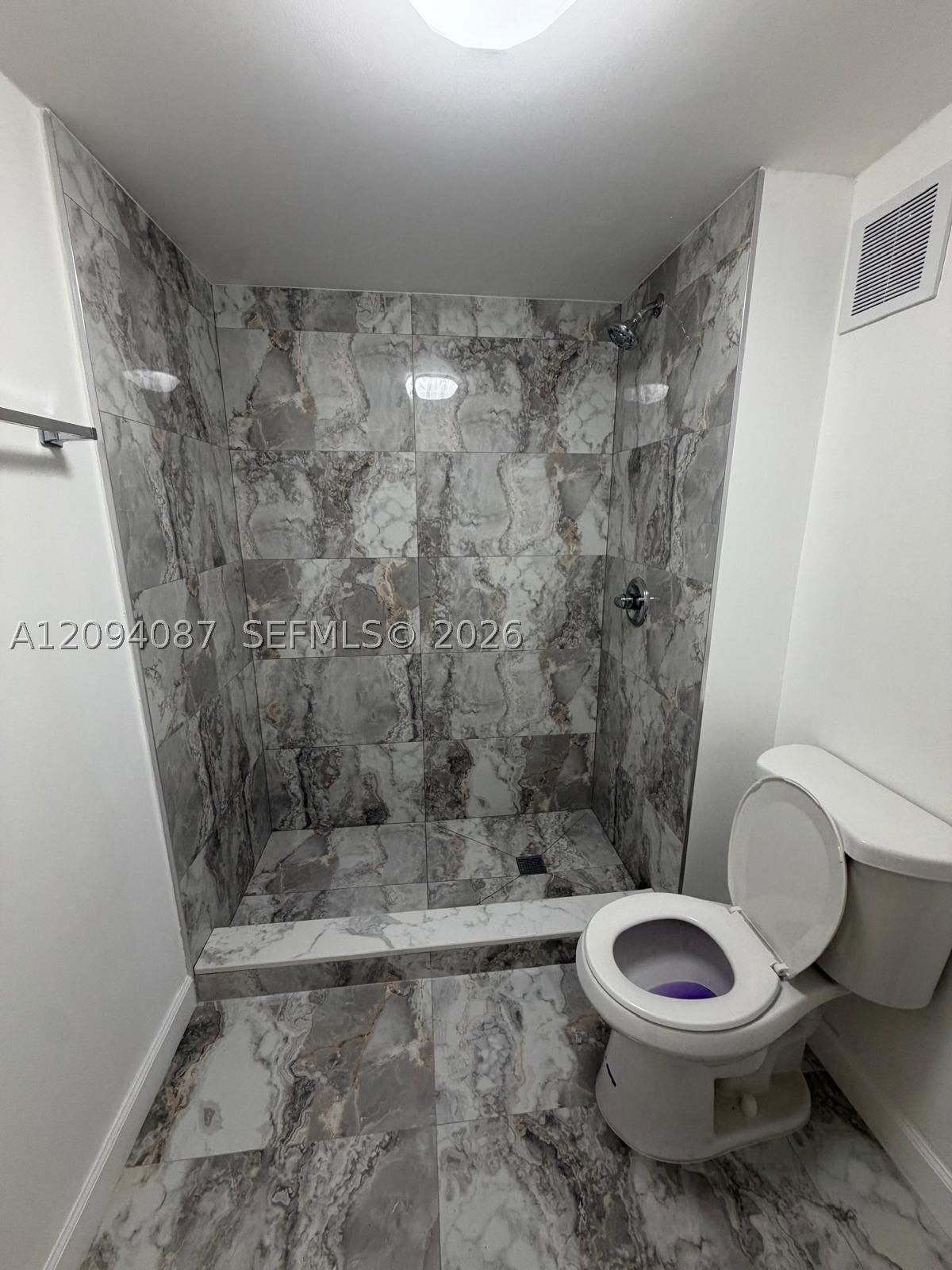 Real estate property located at 7825 Fairview Dr #202, Broward, Versailles Gardens Condo, Tamarac, FL