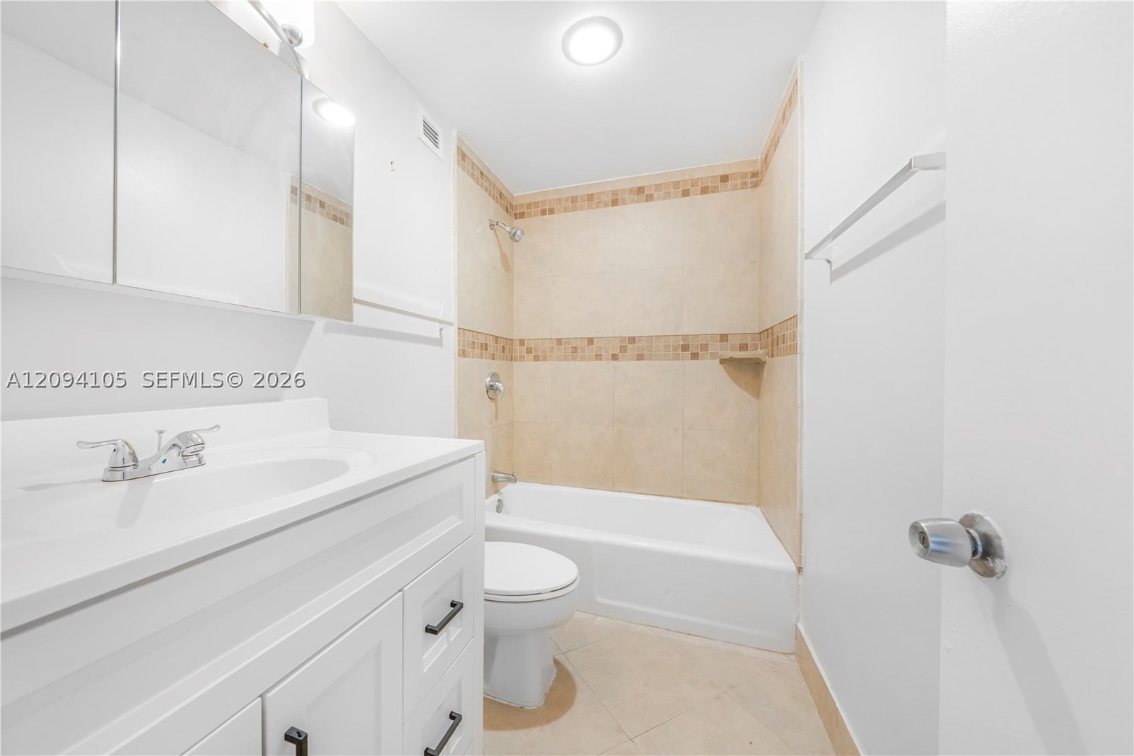 Real estate property located at 400 Kings Point Dr #1427, Miami-dade, Coastal Towers Condo, Sunny Isles Beach, FL
