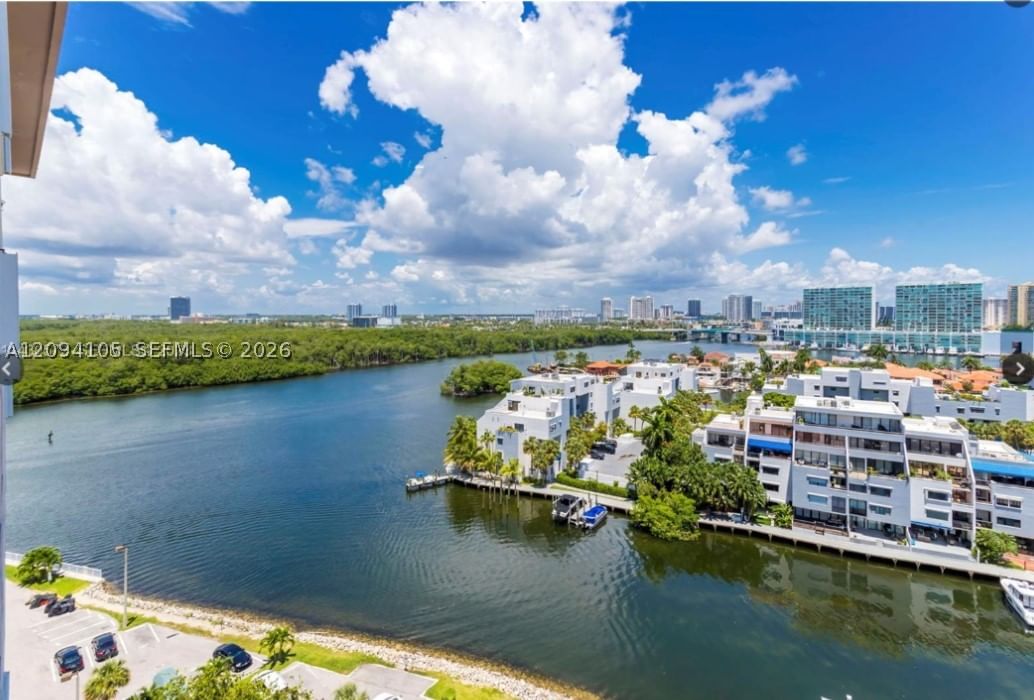 Real estate property located at 400 Kings Point Dr #1427, Miami-dade, Coastal Towers Condo, Sunny Isles Beach, FL