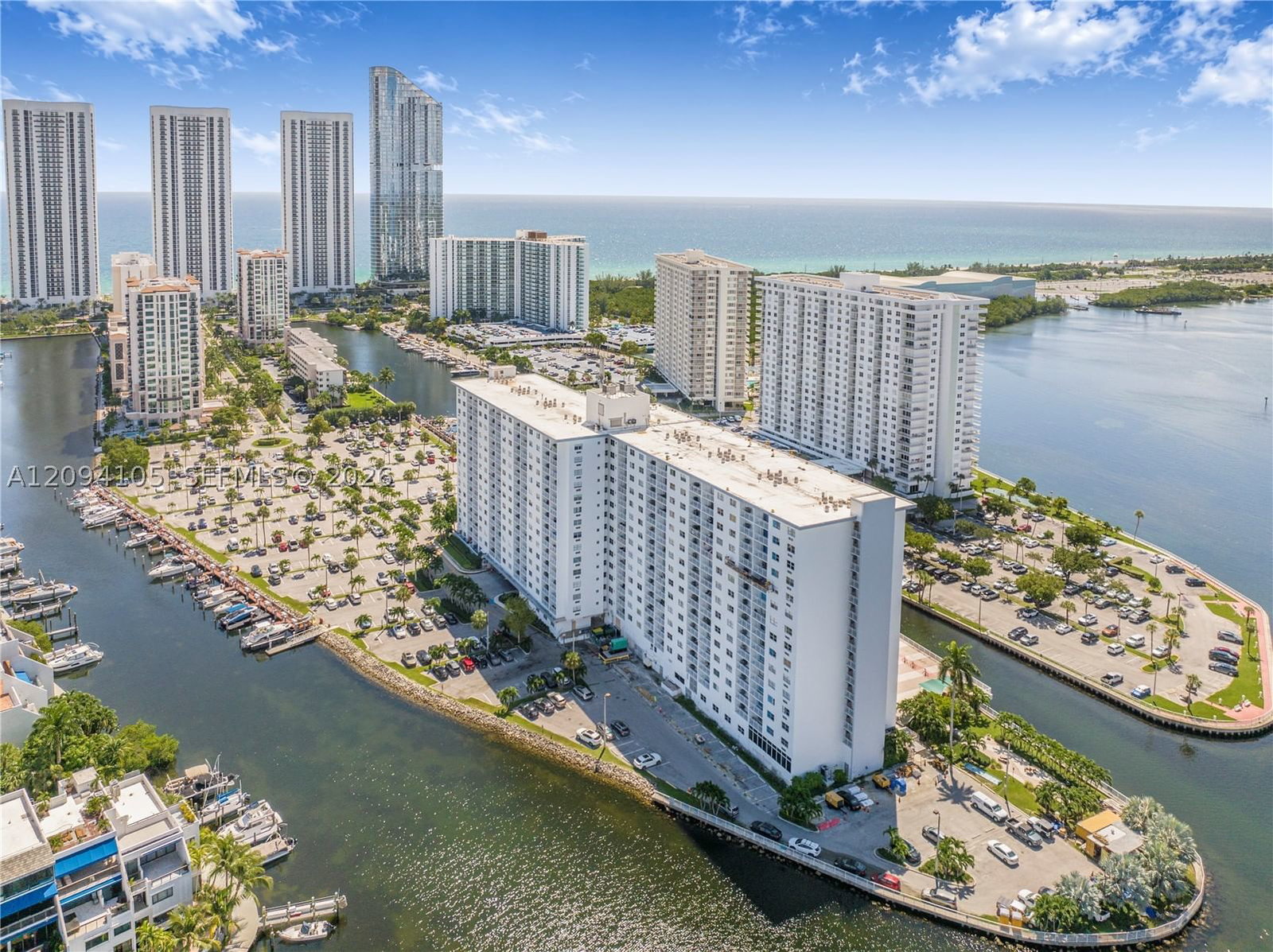 Real estate property located at 400 Kings Point Dr #1427, Miami-dade, Coastal Towers Condo, Sunny Isles Beach, FL