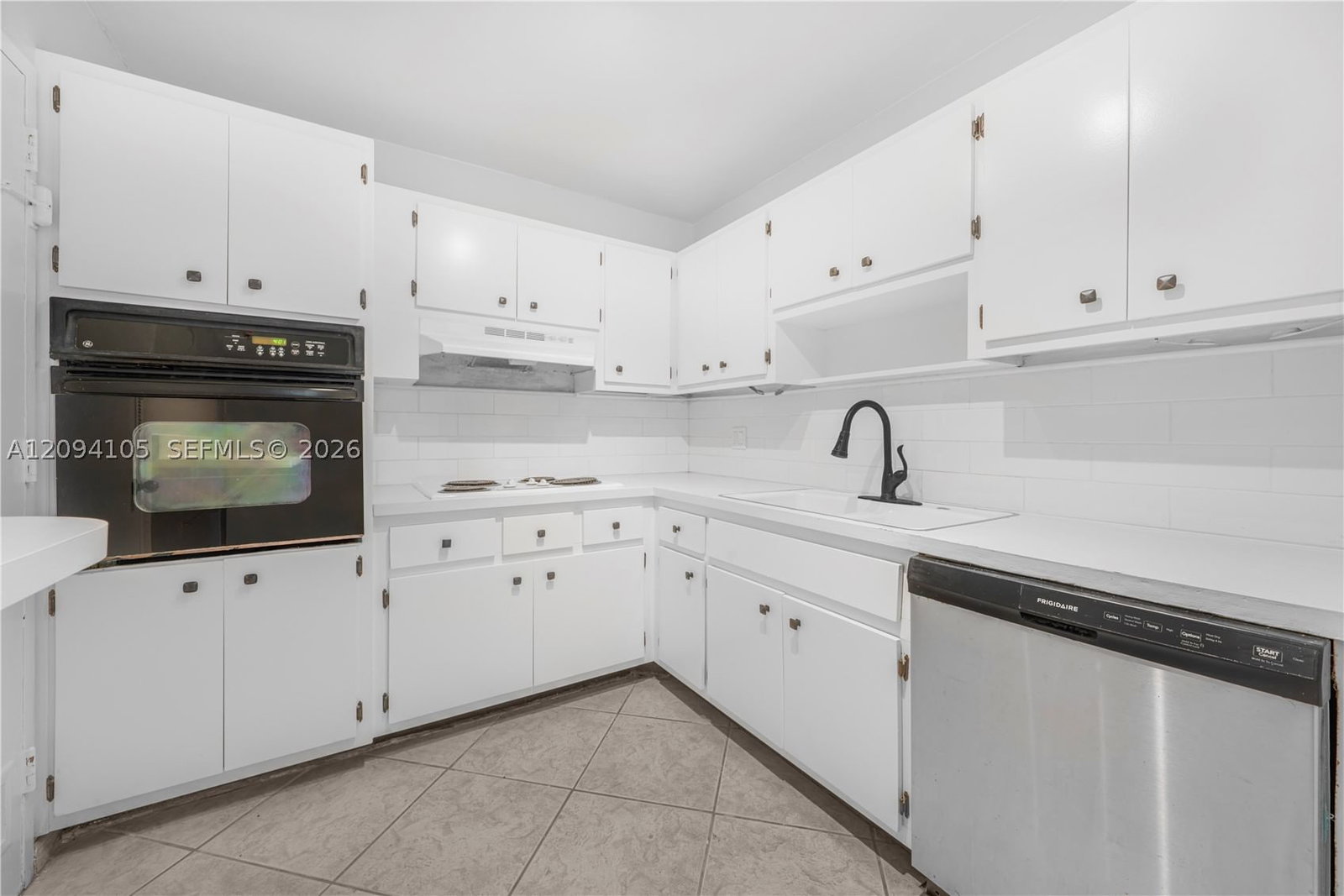 Real estate property located at 400 Kings Point Dr #1427, Miami-dade, Coastal Towers Condo, Sunny Isles Beach, FL