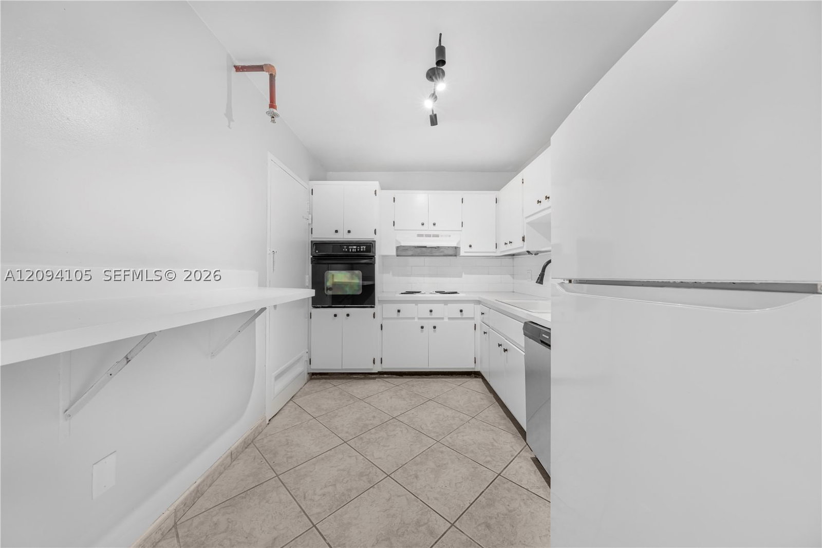 Real estate property located at 400 Kings Point Dr #1427, Miami-dade, Coastal Towers Condo, Sunny Isles Beach, FL