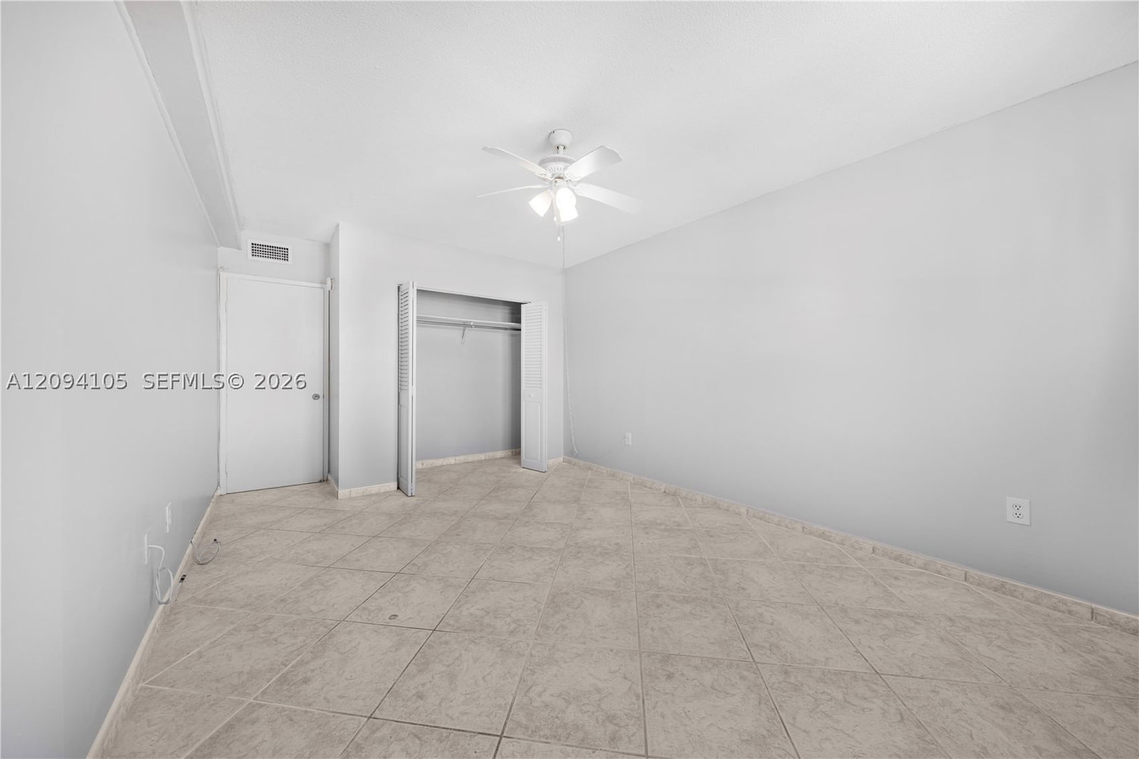 Real estate property located at 400 Kings Point Dr #1427, Miami-dade, Coastal Towers Condo, Sunny Isles Beach, FL