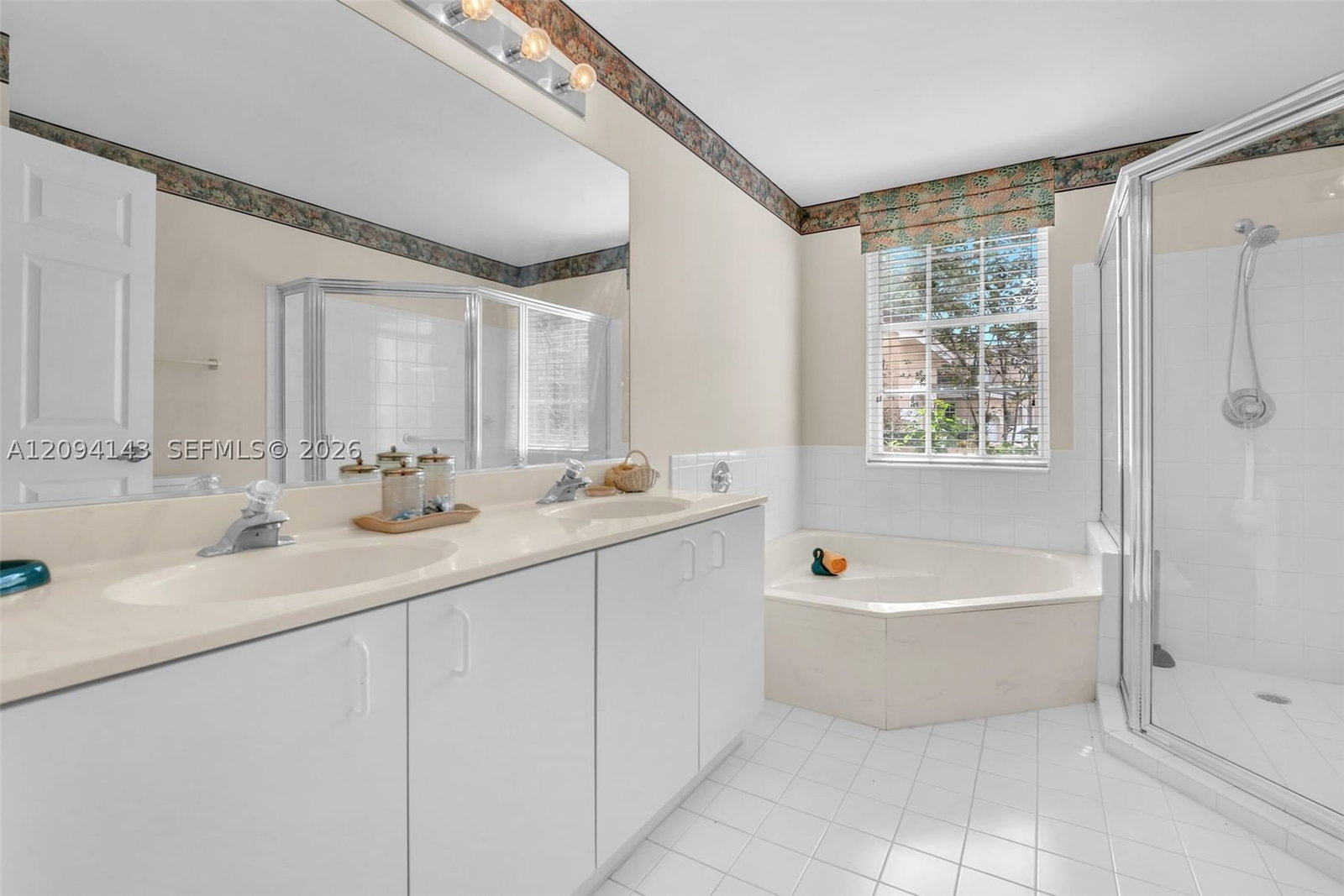 Real estate property located at 14611 Balgowan Rd #103-1, Miami-dade, Regatta Pointe Condo, Miami Lakes, FL