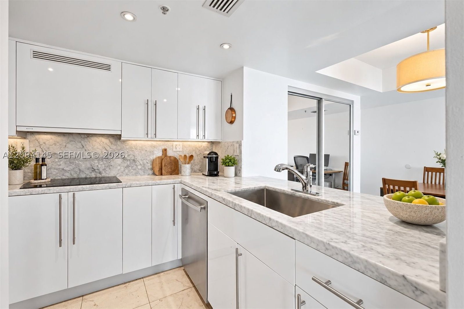 Real estate property located at 650 West Ave #2206, Miami-dade, The Floridian Condo, Miami Beach, FL