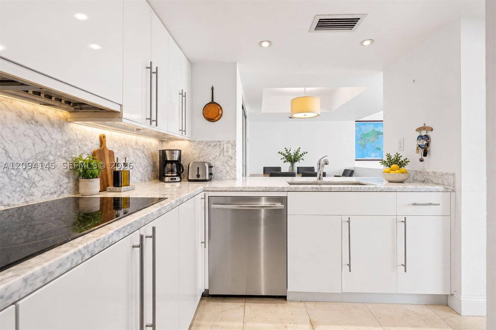 Real estate property located at 650 West Ave #2206, Miami-dade, The Floridian Condo, Miami Beach, FL