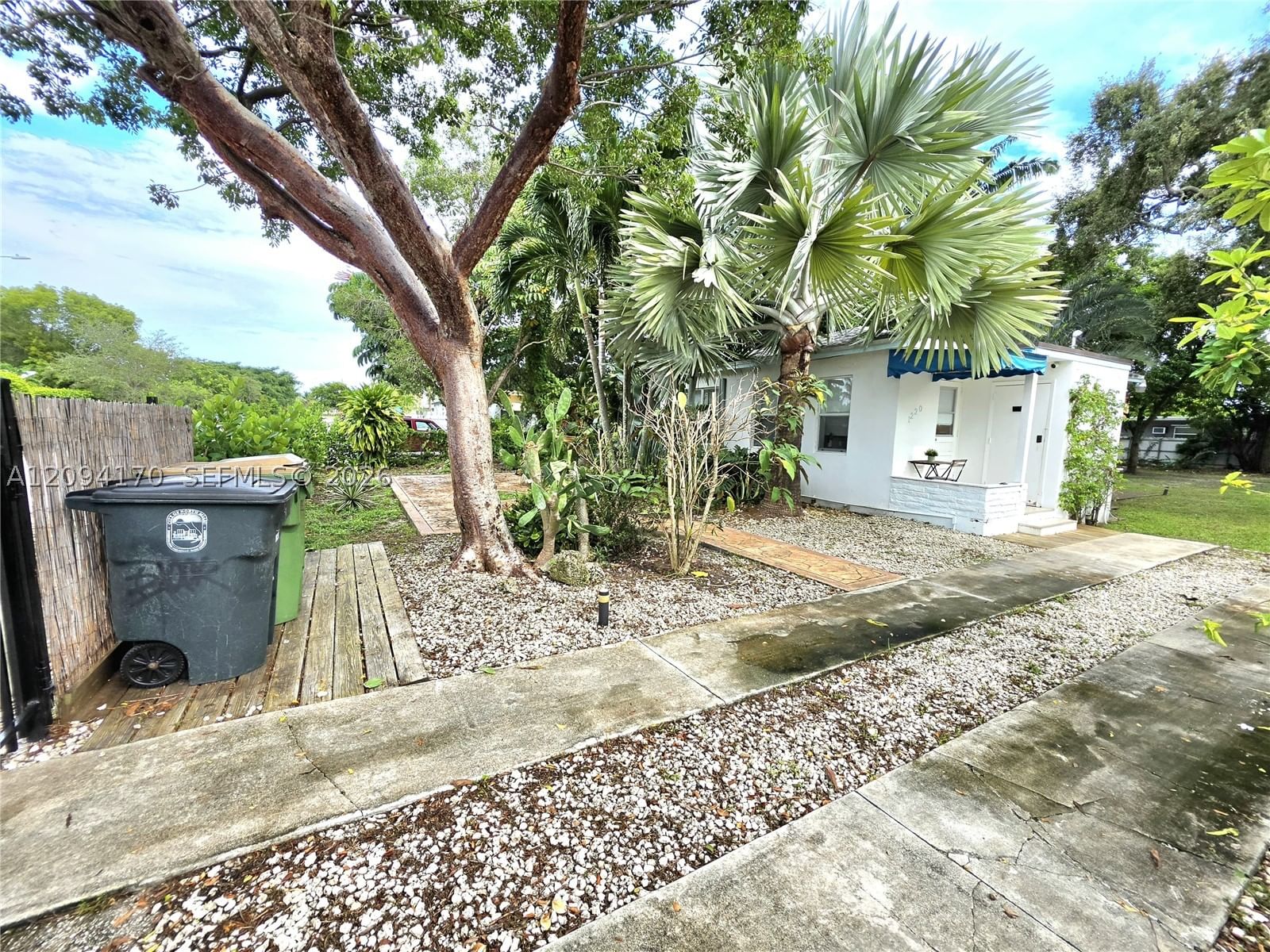 Real estate property located at 1220 128th St, Miami-dade, Hampshire Heath, North Miami, FL
