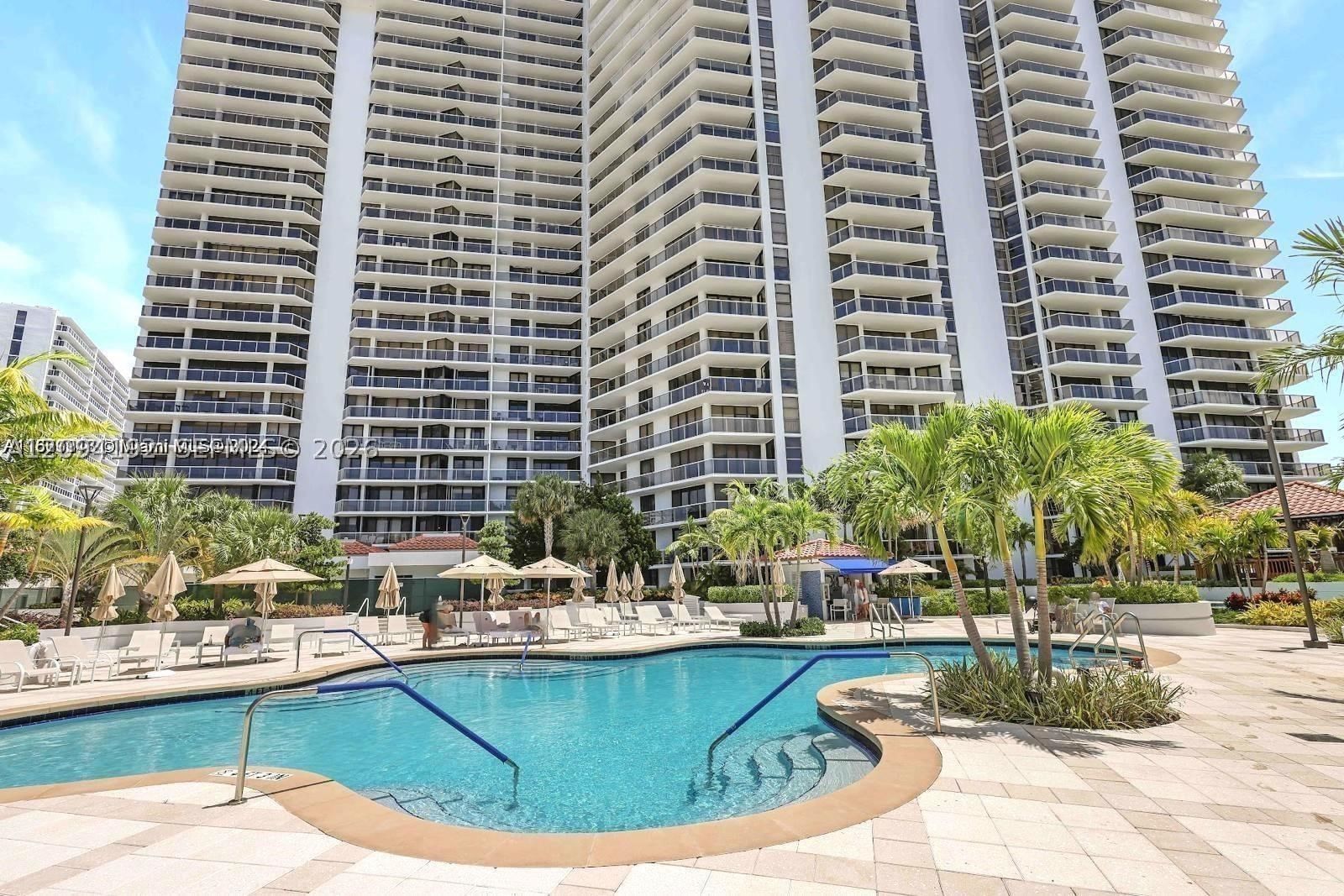 Real estate property located at 20281 Country Club Dr #305, Miami-dade, Hamptons West Condo, Aventura, FL