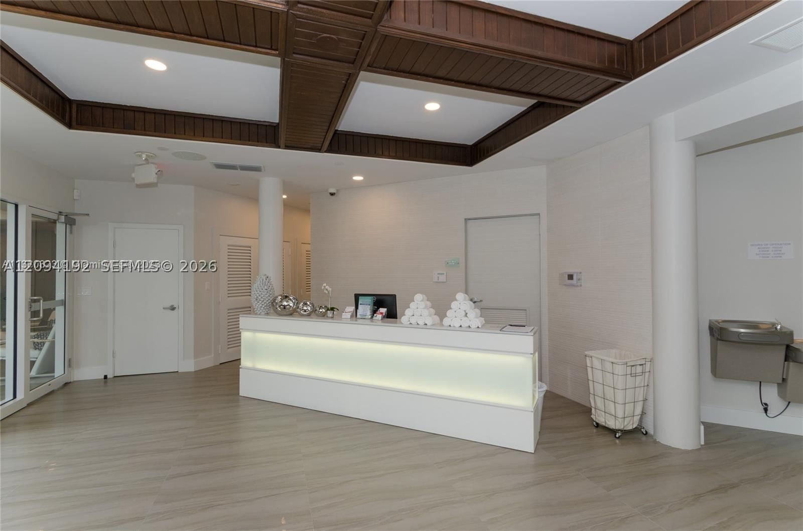 Real estate property located at 20281 Country Club Dr #305, Miami-dade, Hamptons West Condo, Aventura, FL