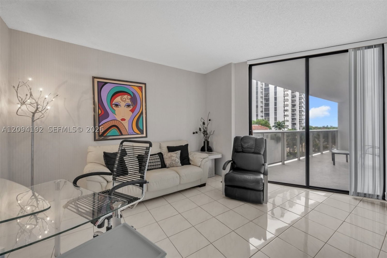 Real estate property located at 20281 Country Club Dr #305, Miami-dade, Hamptons West Condo, Aventura, FL