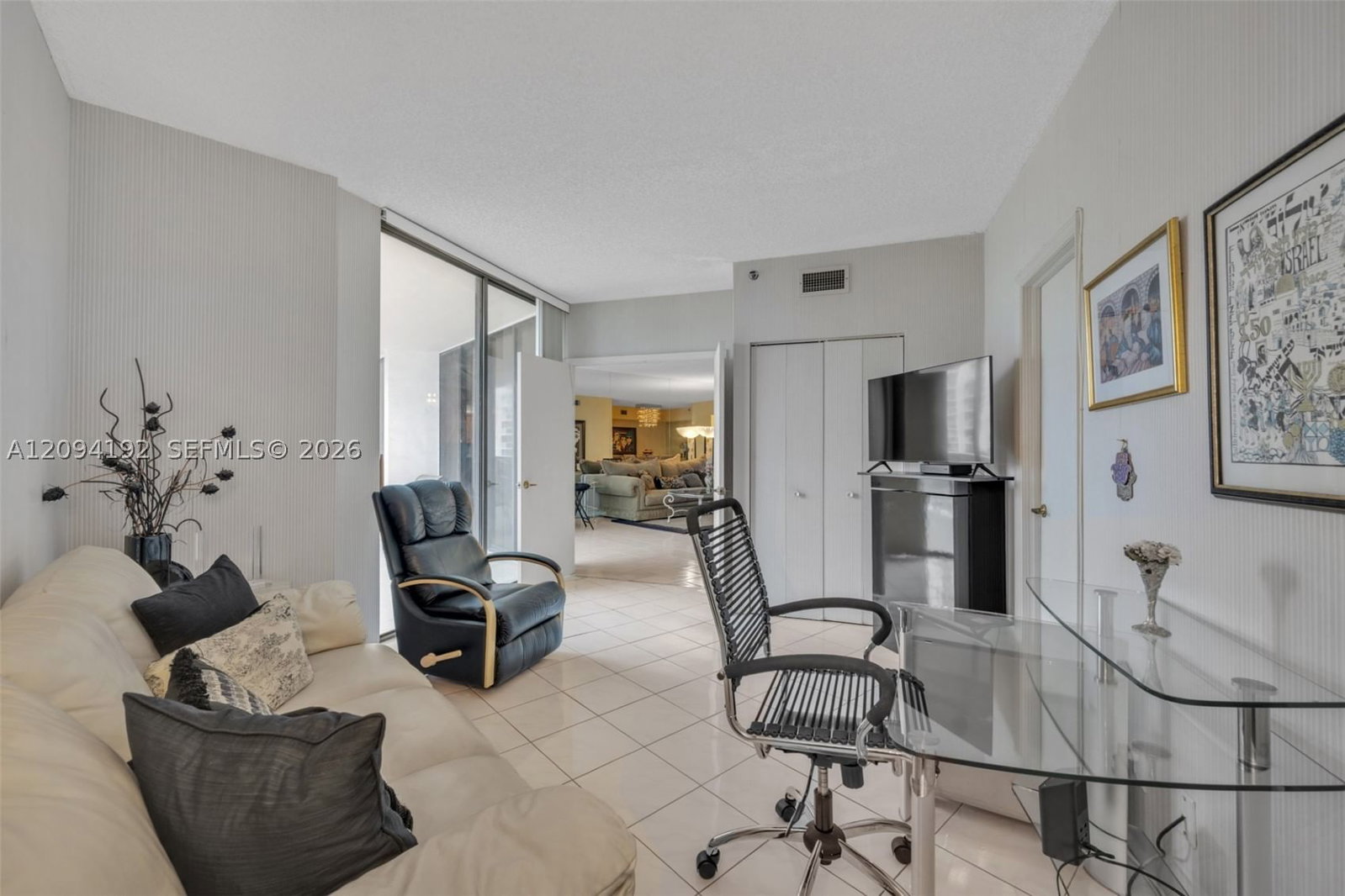 Real estate property located at 20281 Country Club Dr #305, Miami-dade, Hamptons West Condo, Aventura, FL