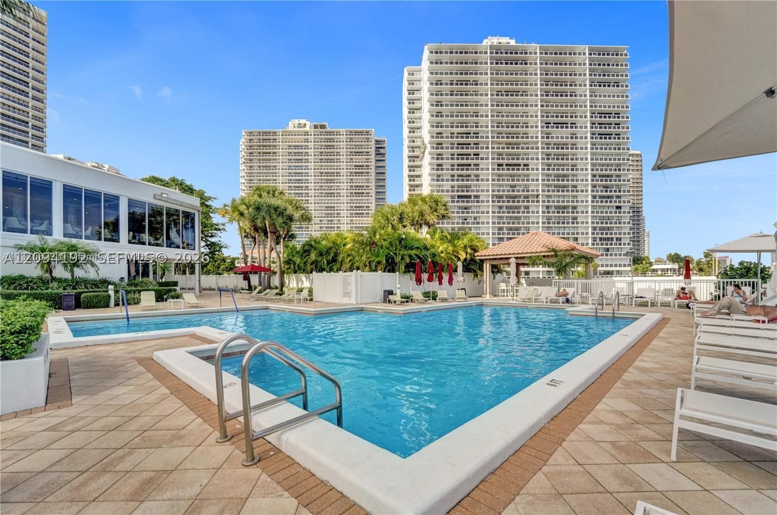 Real estate property located at 20281 Country Club Dr #305, Miami-dade, Hamptons West Condo, Aventura, FL